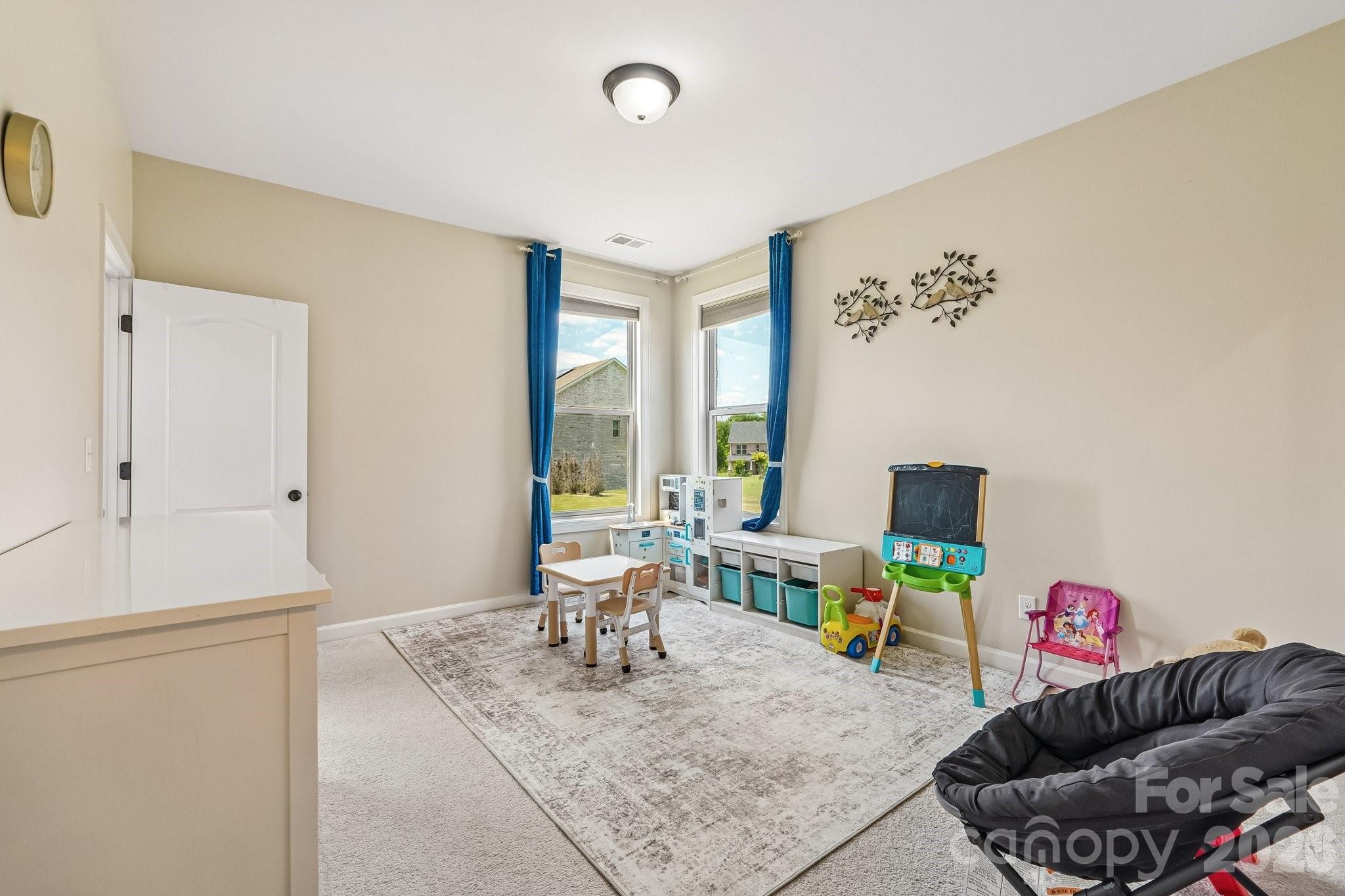 8337 Breton Way — Harrisburg