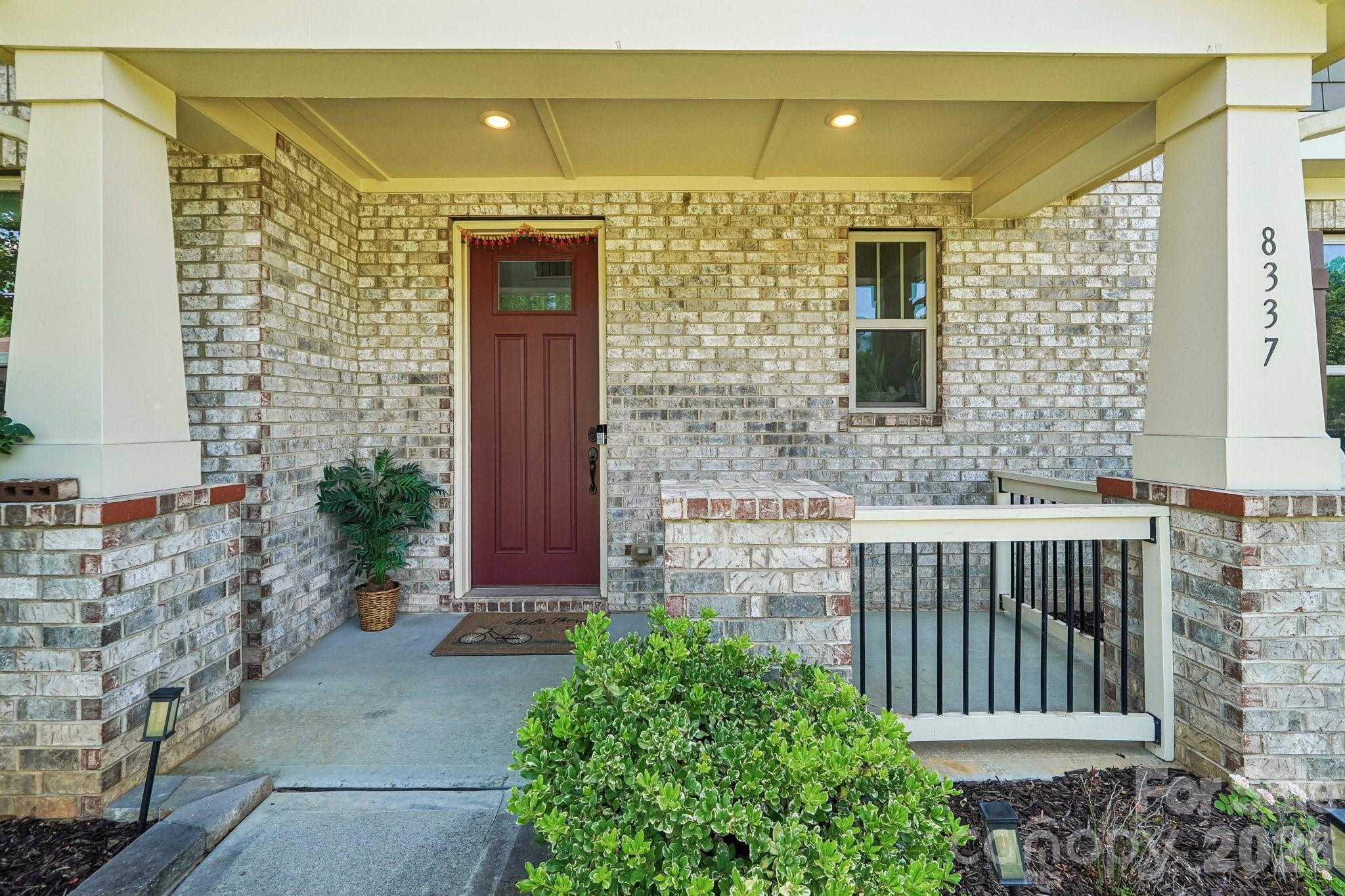 8337 Breton Way — Harrisburg
