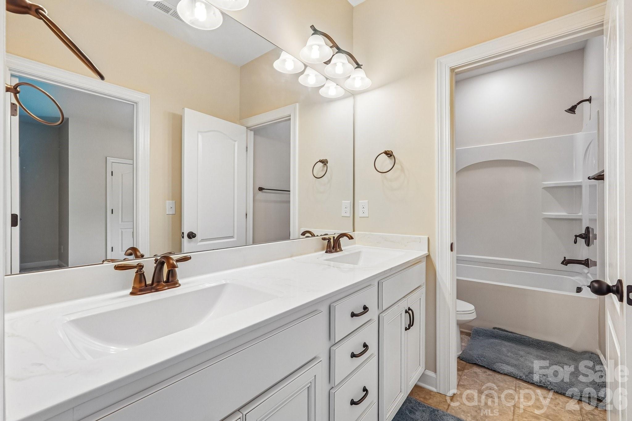8337 Breton Way — Harrisburg