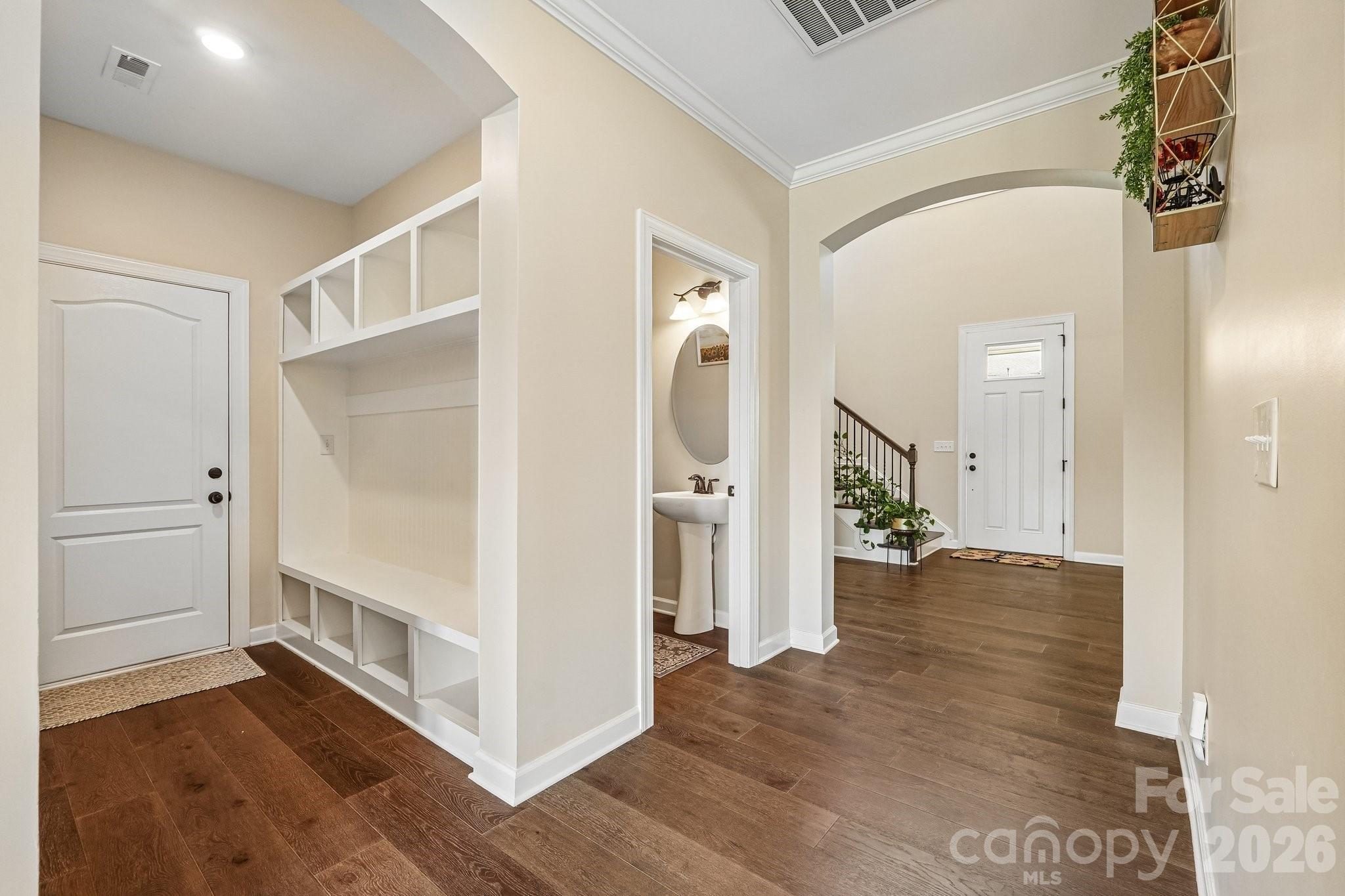 8337 Breton Way — Harrisburg