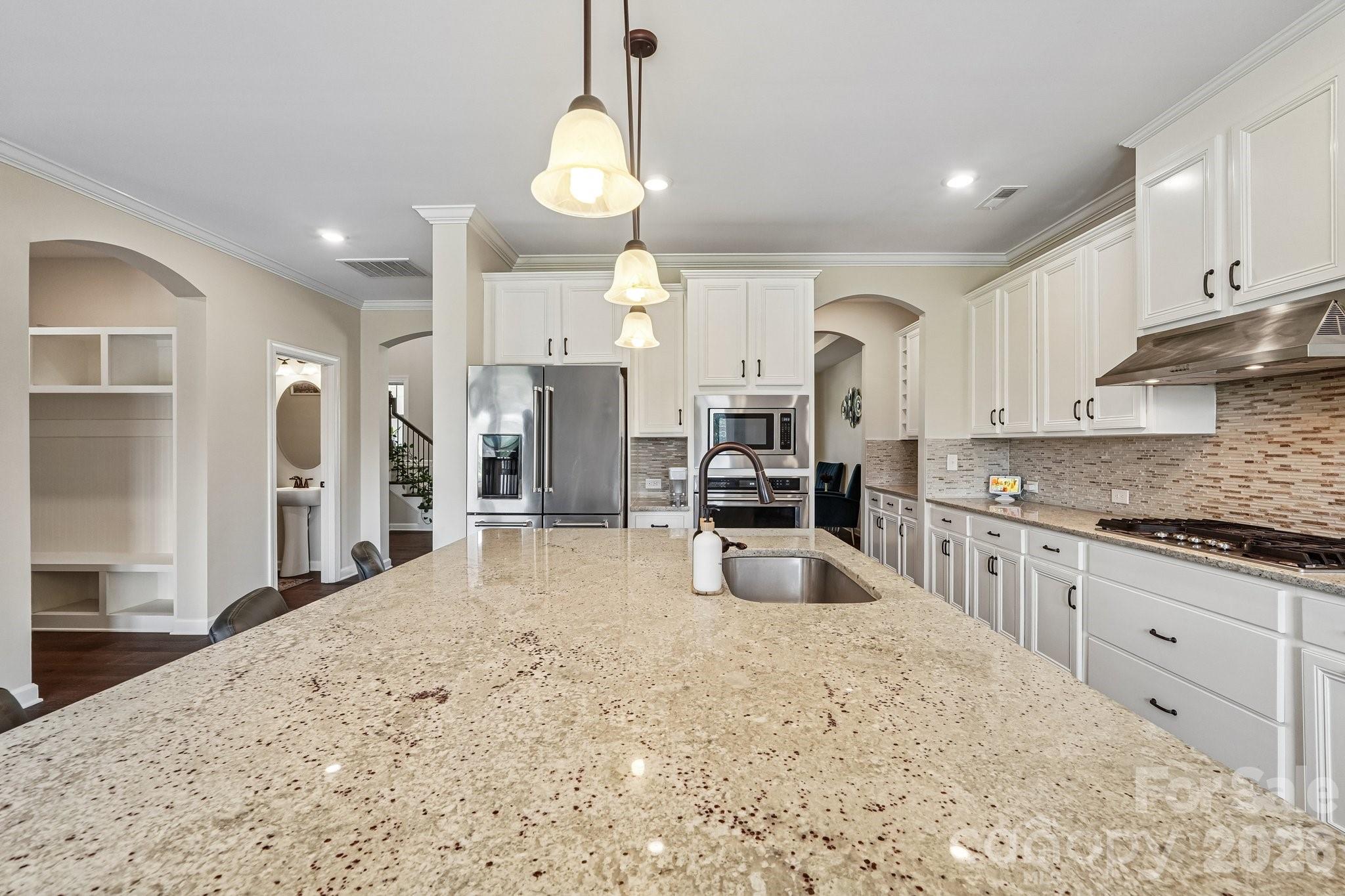8337 Breton Way — Harrisburg