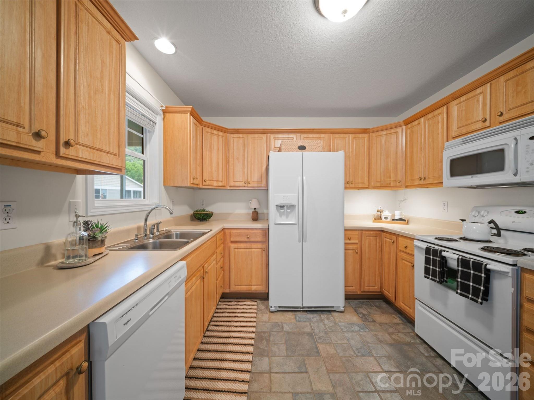 107 Cottage Loop — Waynesville
