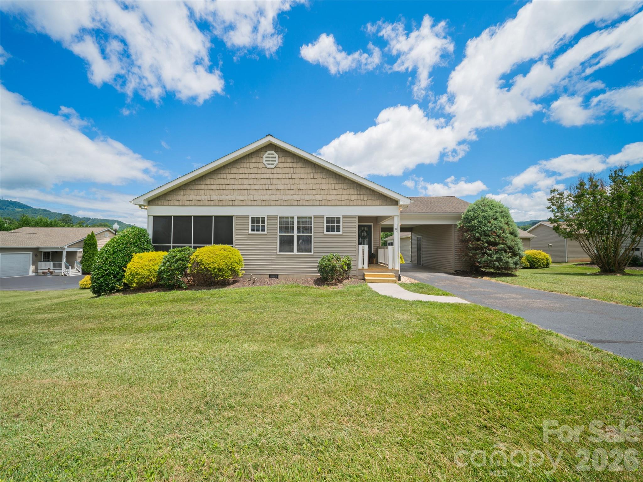 107 Cottage Loop — Waynesville