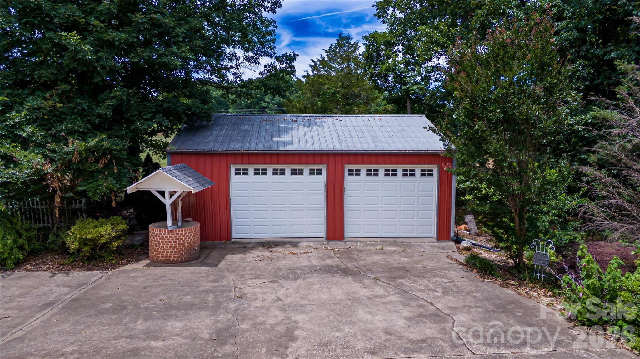 6000 George Hildebran School Road — Hickory