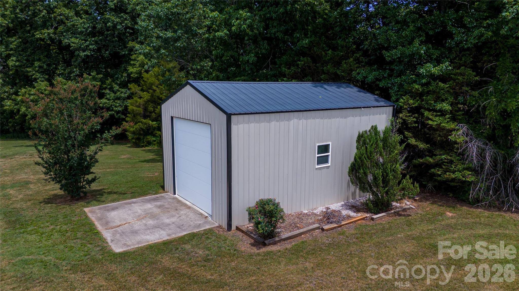 6000 George Hildebran School Road — Hickory