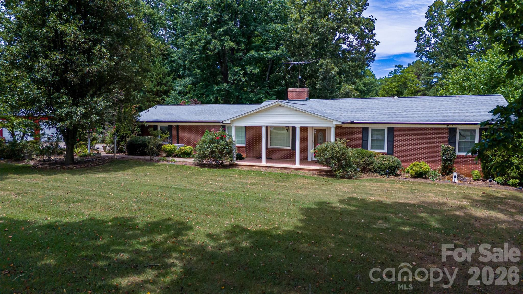 6000 George Hildebran School Road — Hickory