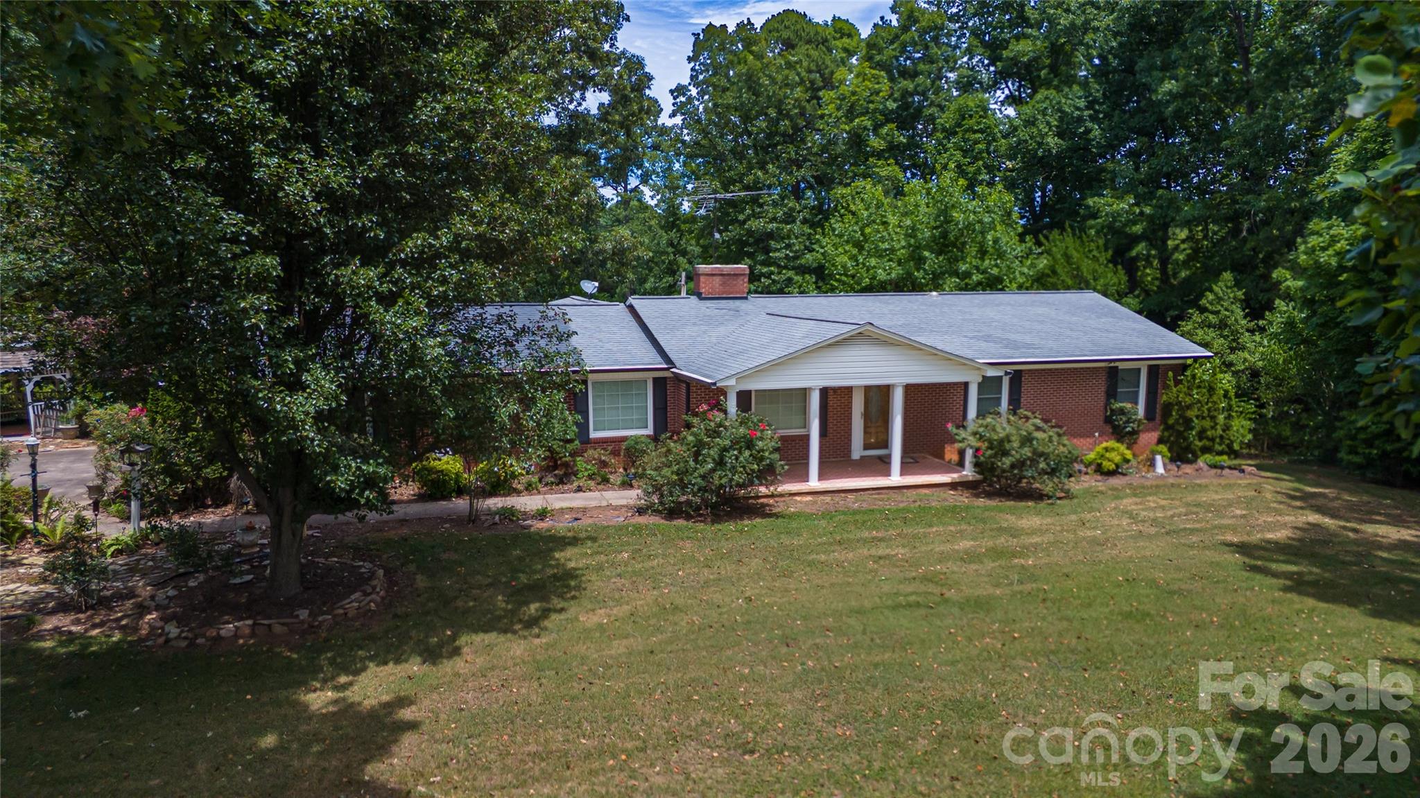 6000 George Hildebran School Road — Hickory