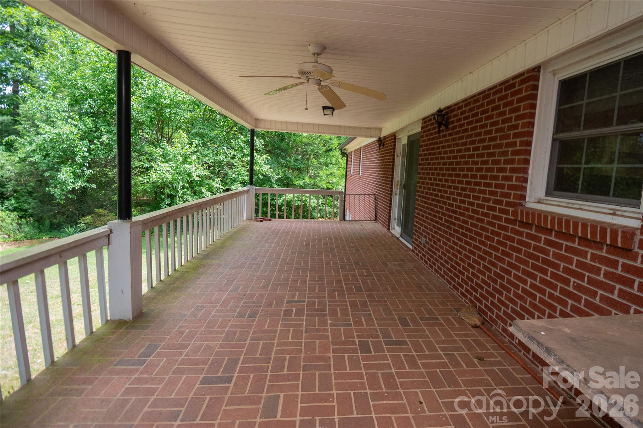 6000 George Hildebran School Road — Hickory