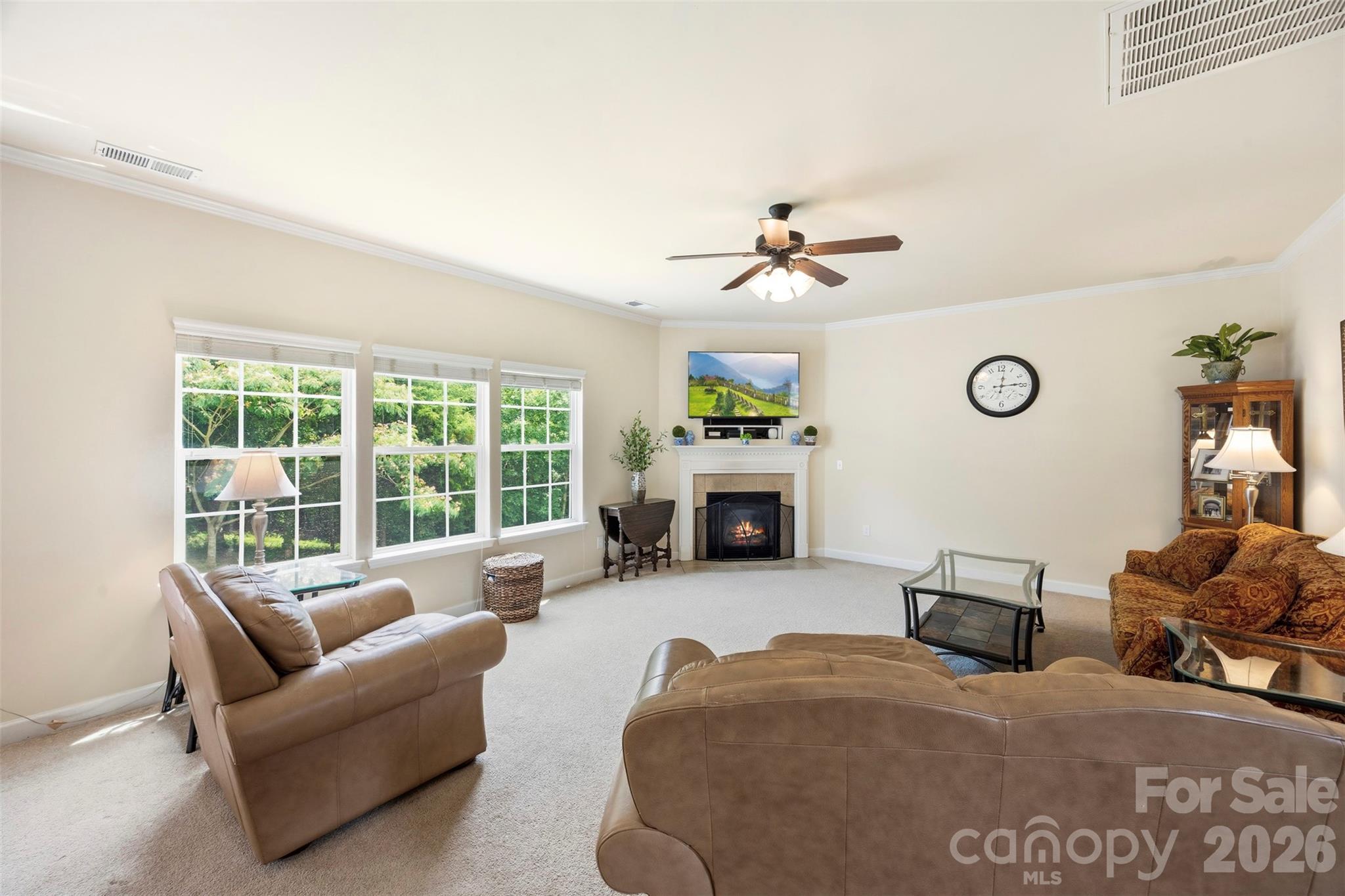 1086 Arrowhead Drive SE — Concord