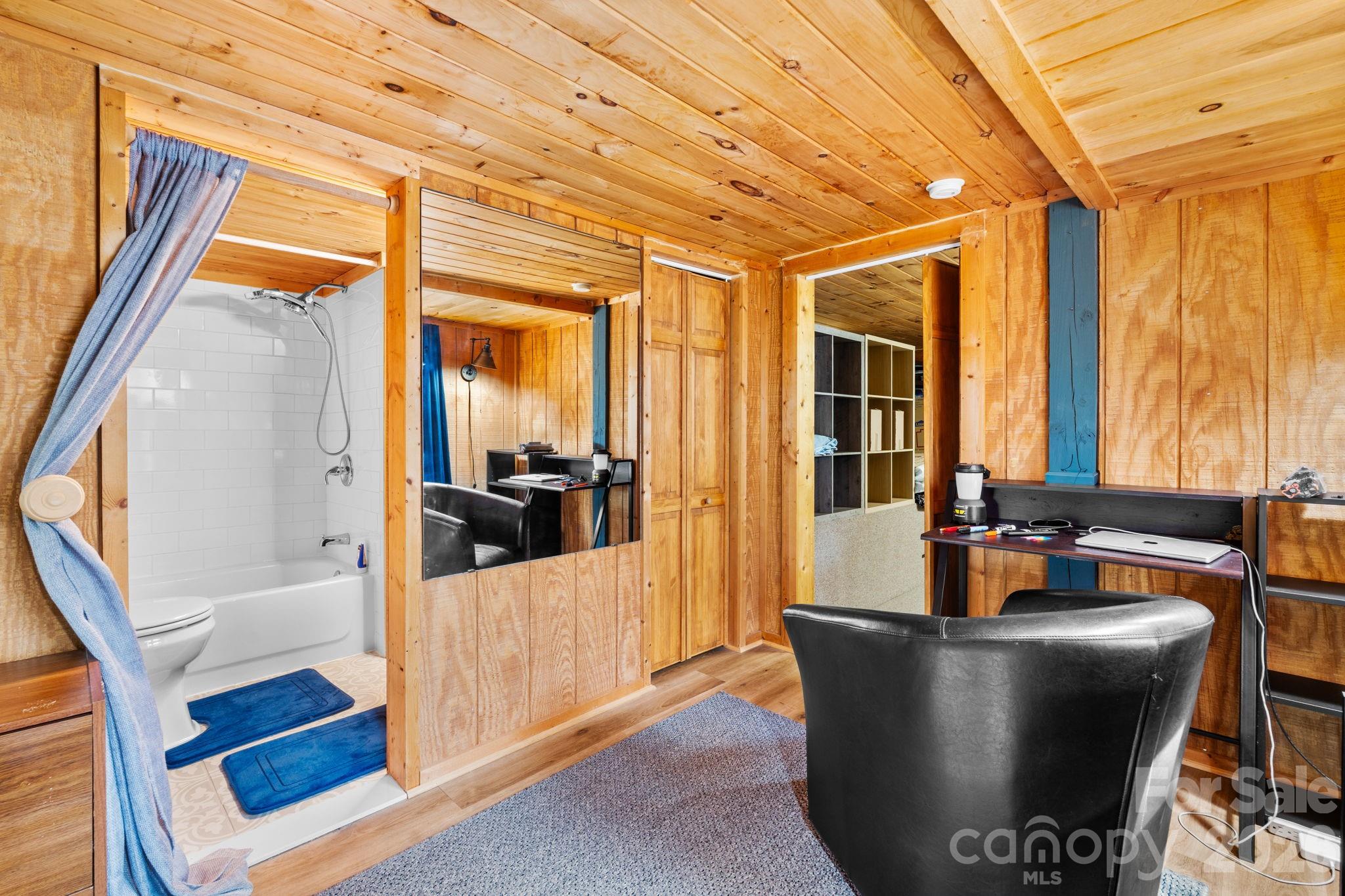180 Longview Road — Newland