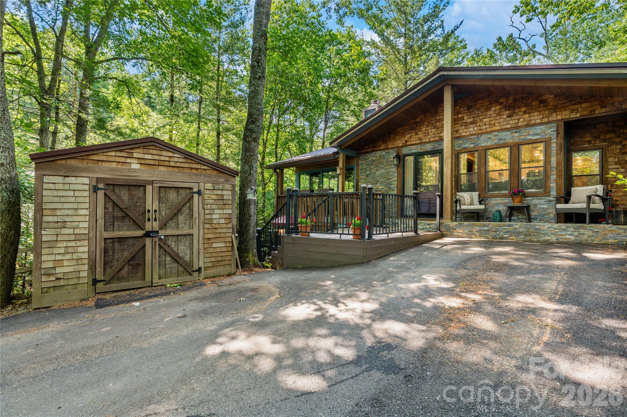 180 Longview Road — Newland