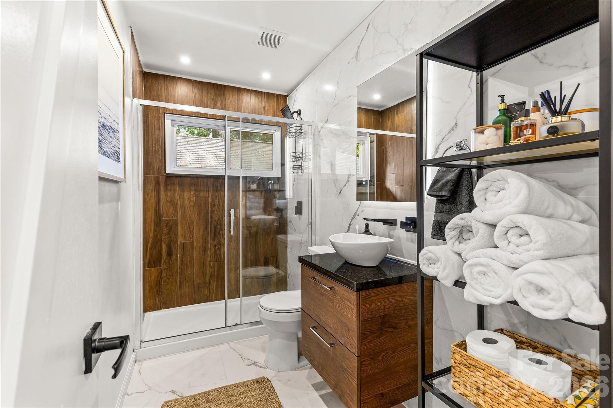 3900 Dunwoody Drive — Charlotte