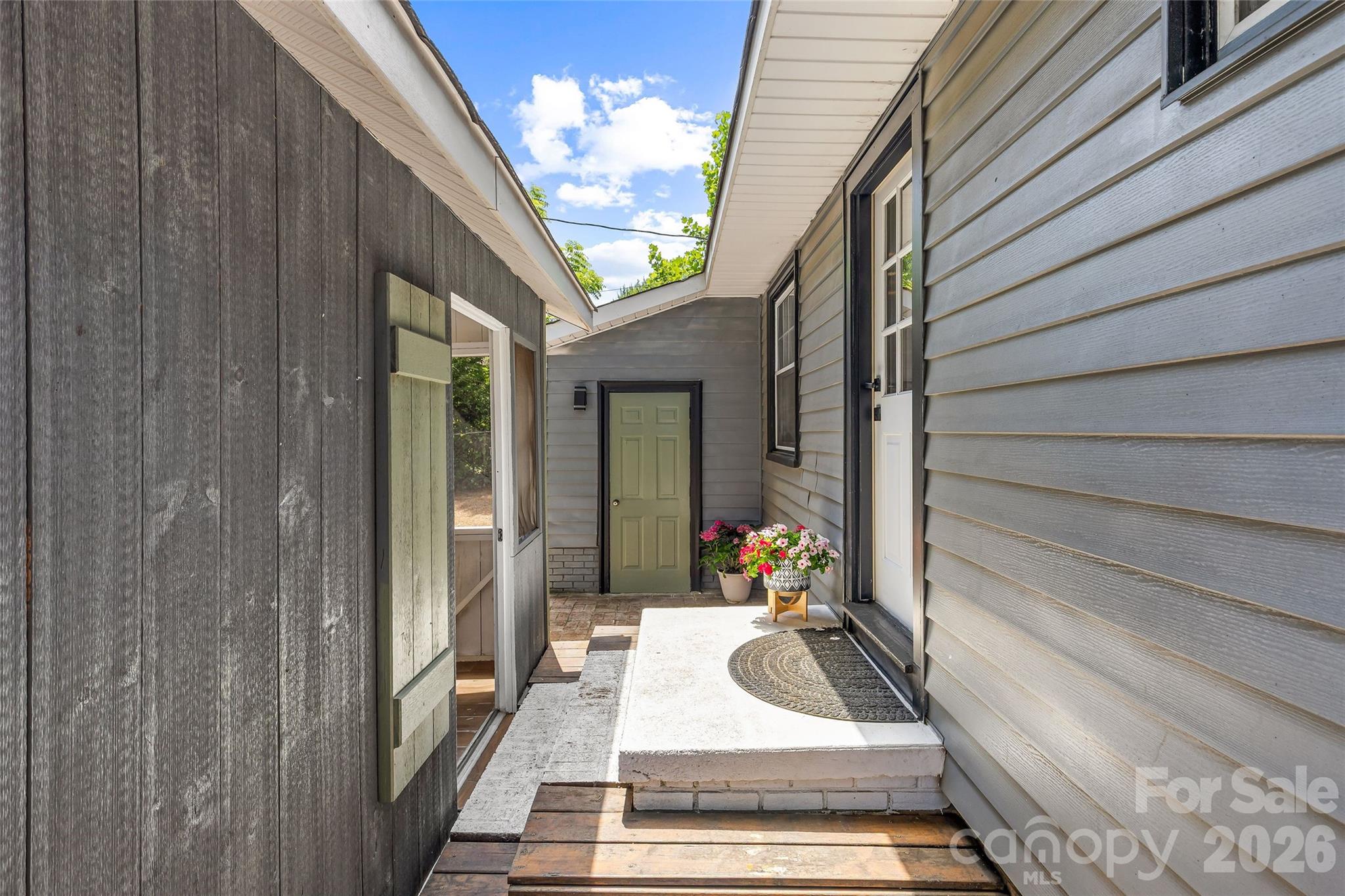 3900 Dunwoody Drive — Charlotte