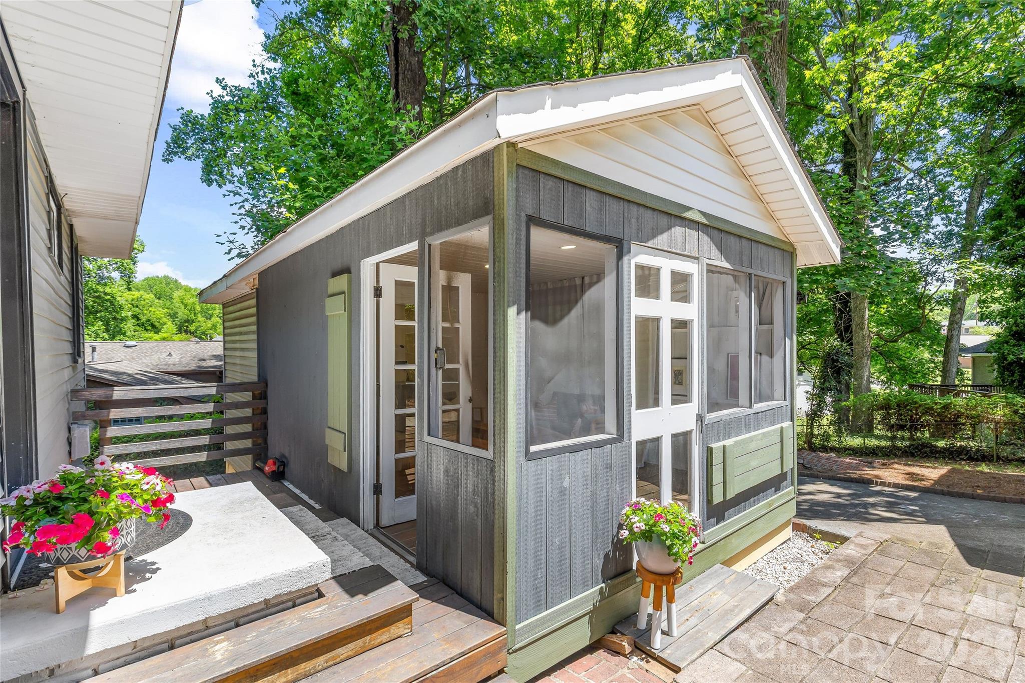 3900 Dunwoody Drive — Charlotte