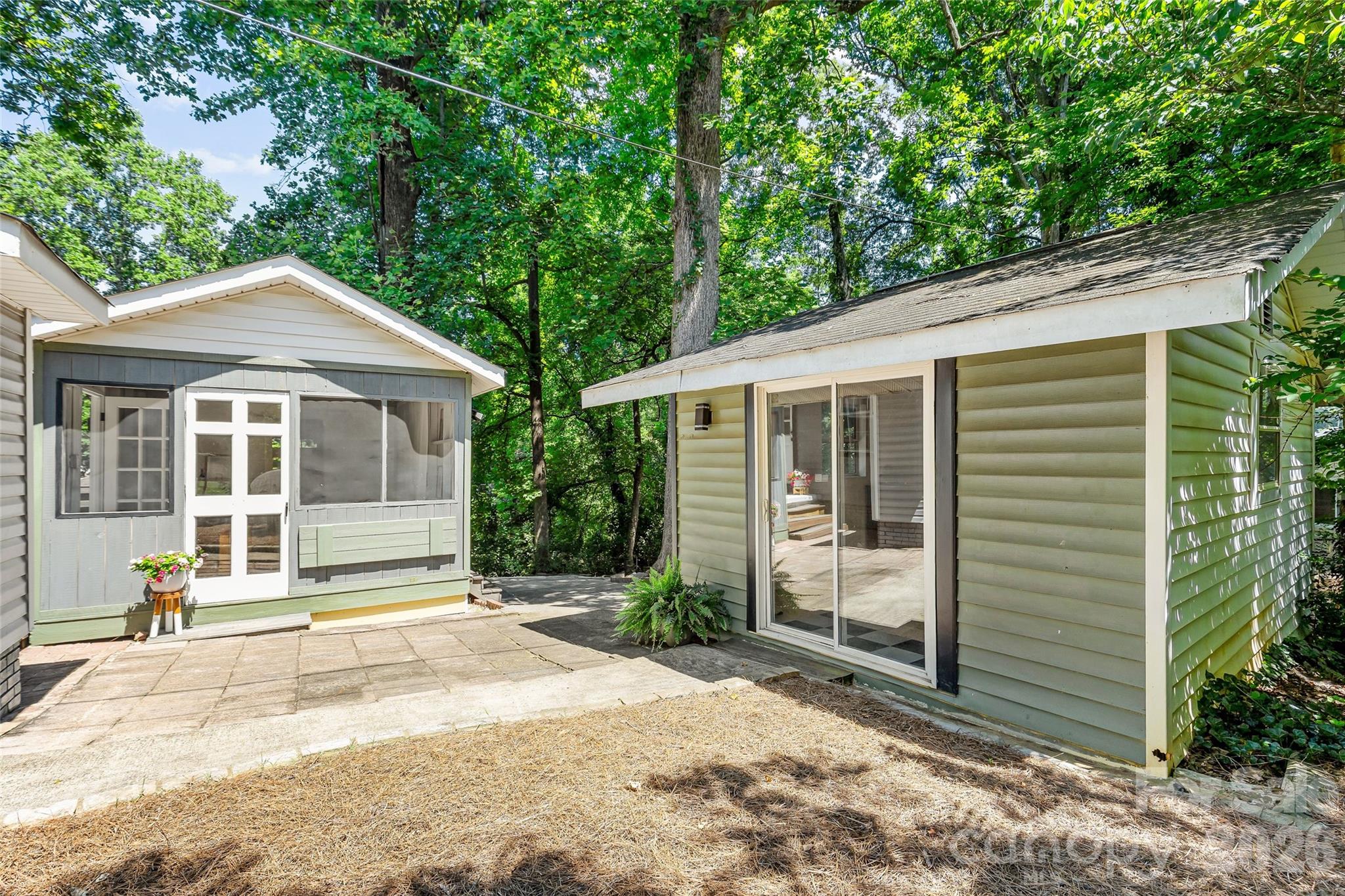 3900 Dunwoody Drive — Charlotte