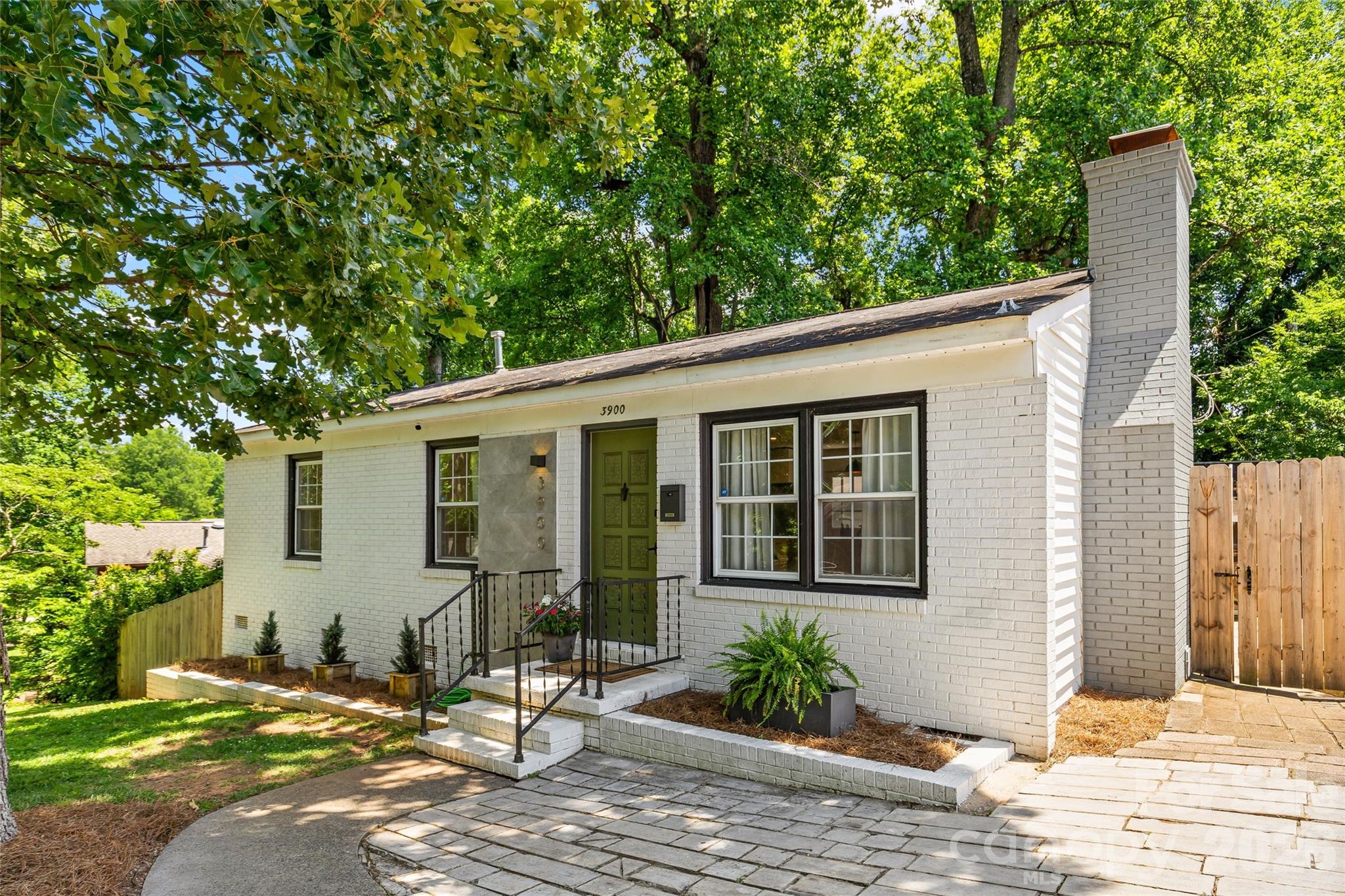 3900 Dunwoody Drive — Charlotte
