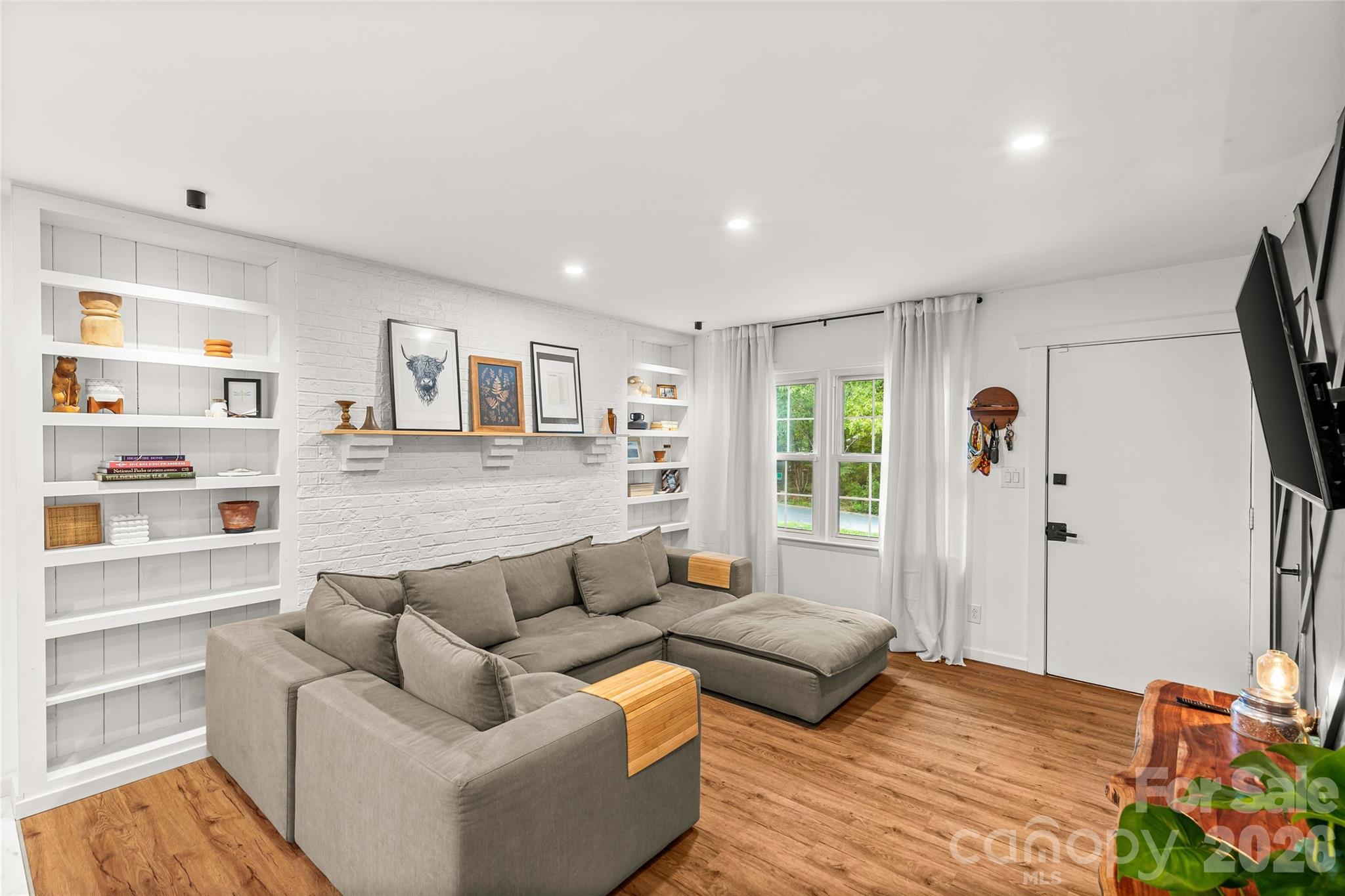 3900 Dunwoody Drive — Charlotte