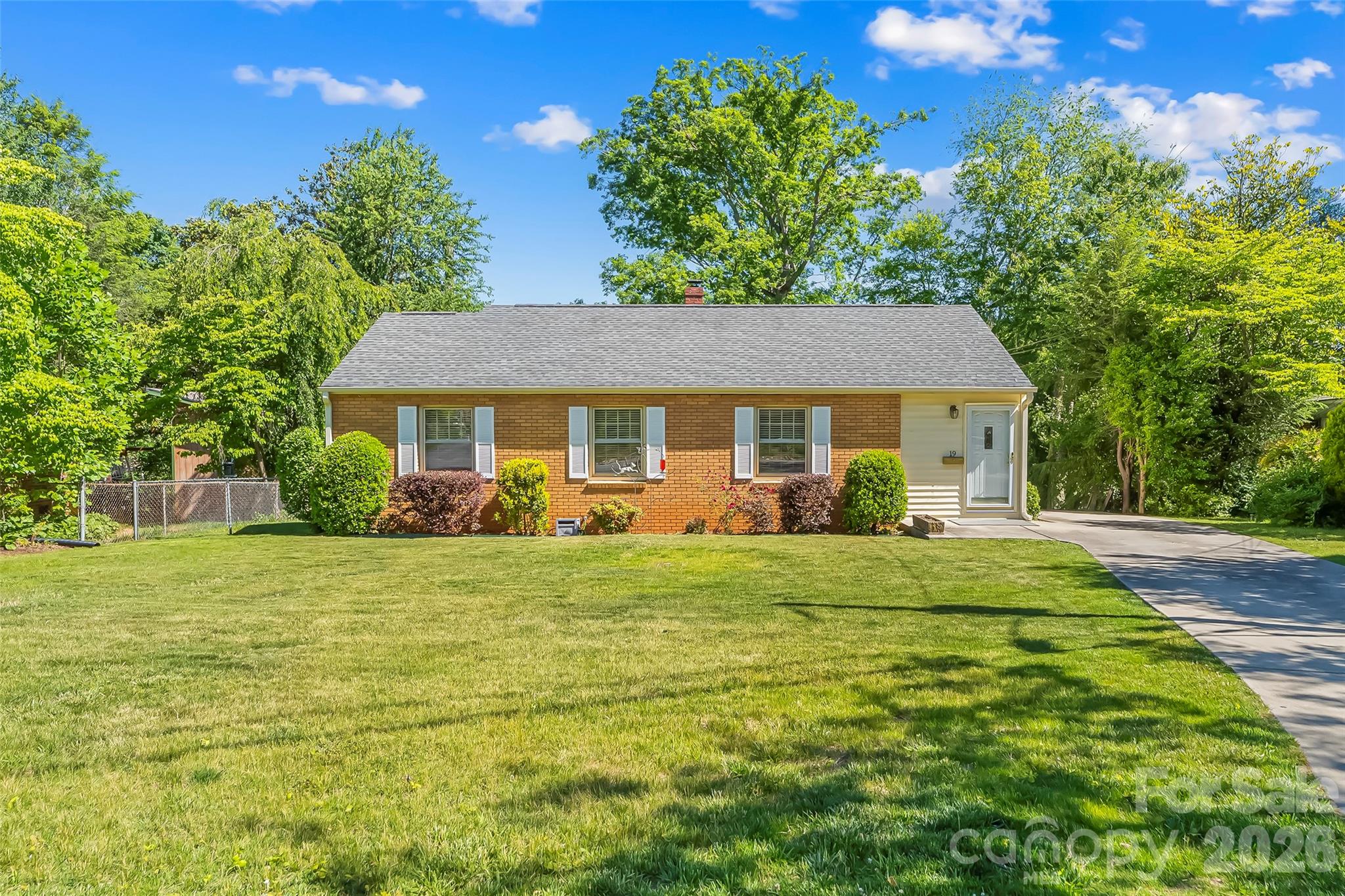 19 Wilburn Road — Asheville