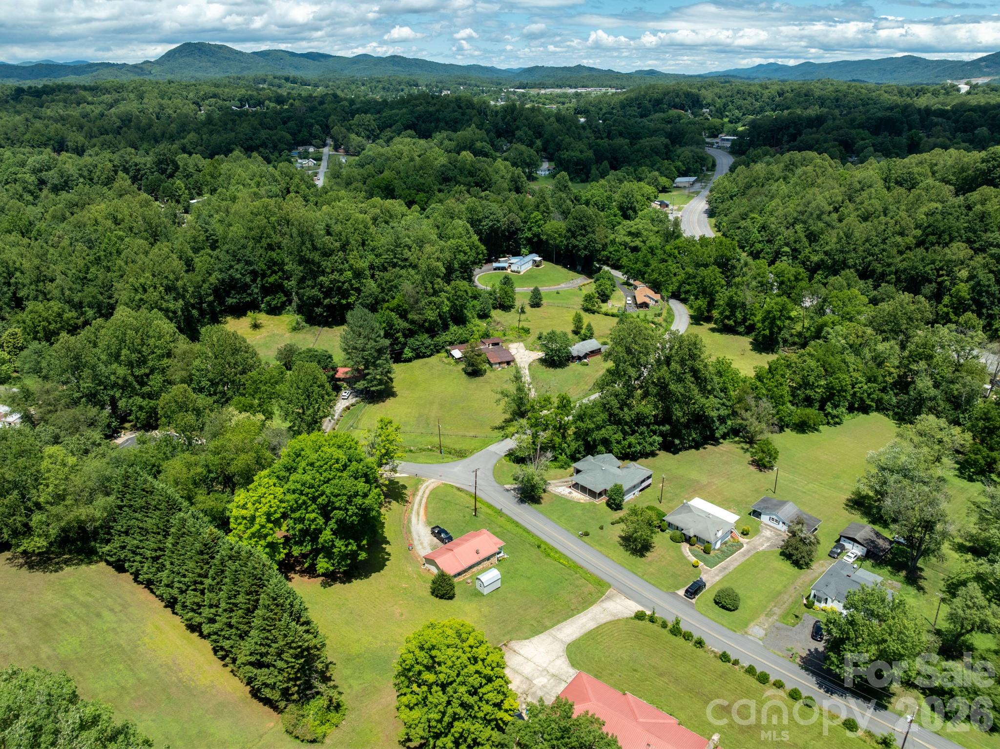 940 Meadowlane Drive NW — Lenoir