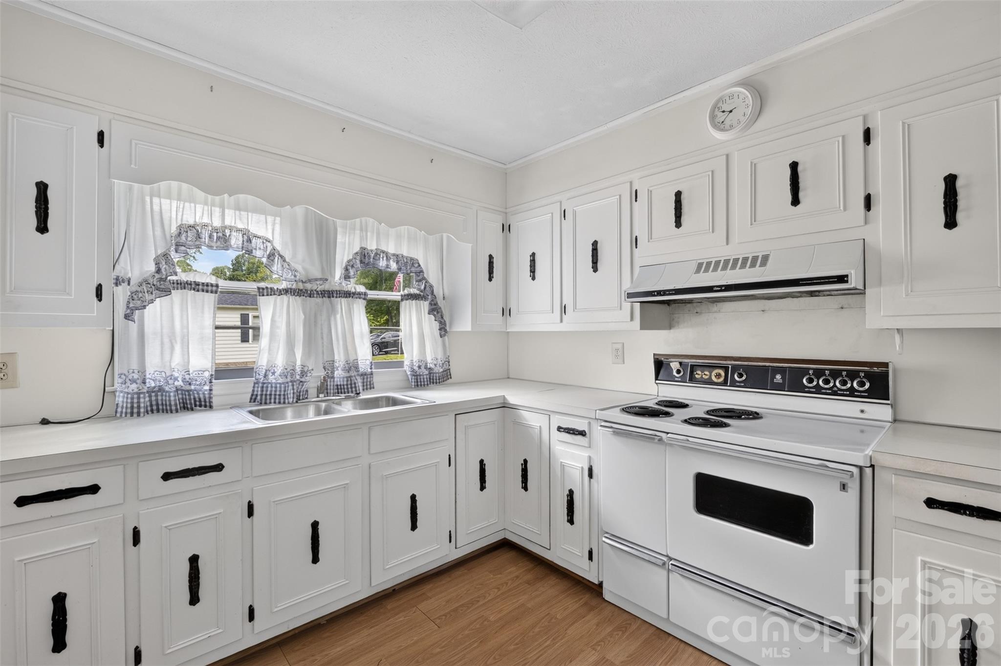 940 Meadowlane Drive NW — Lenoir