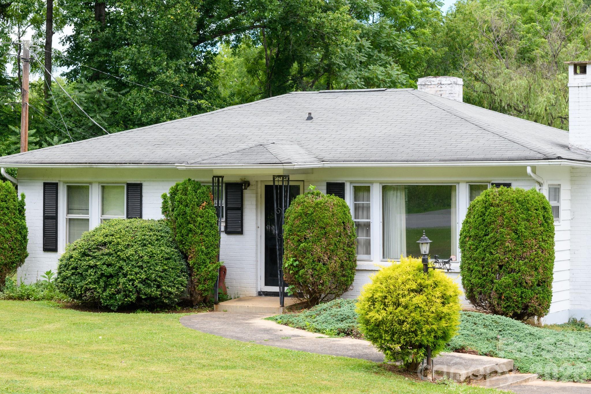 940 Meadowlane Drive NW — Lenoir
