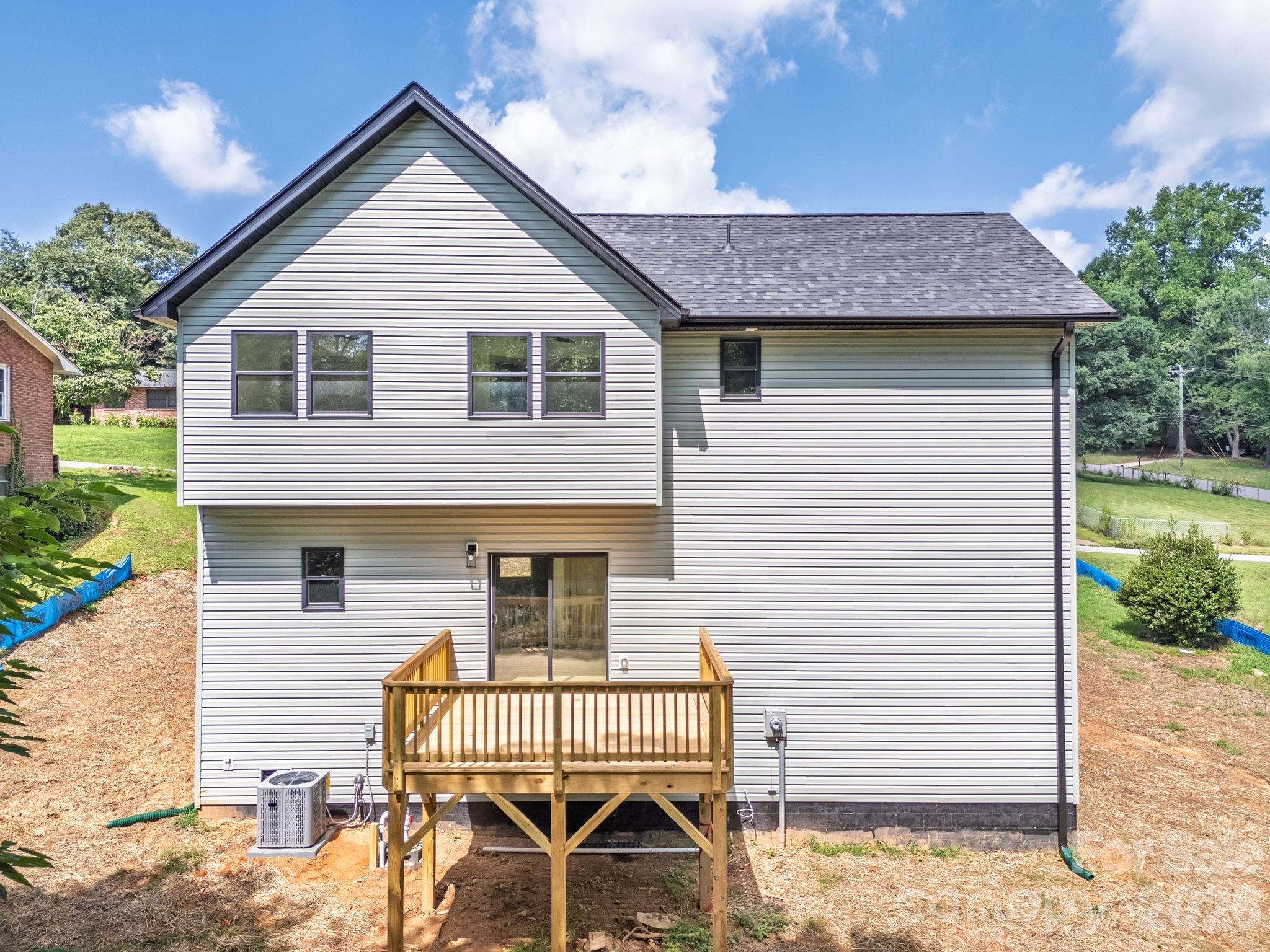 1830 31st Street NE — Hickory