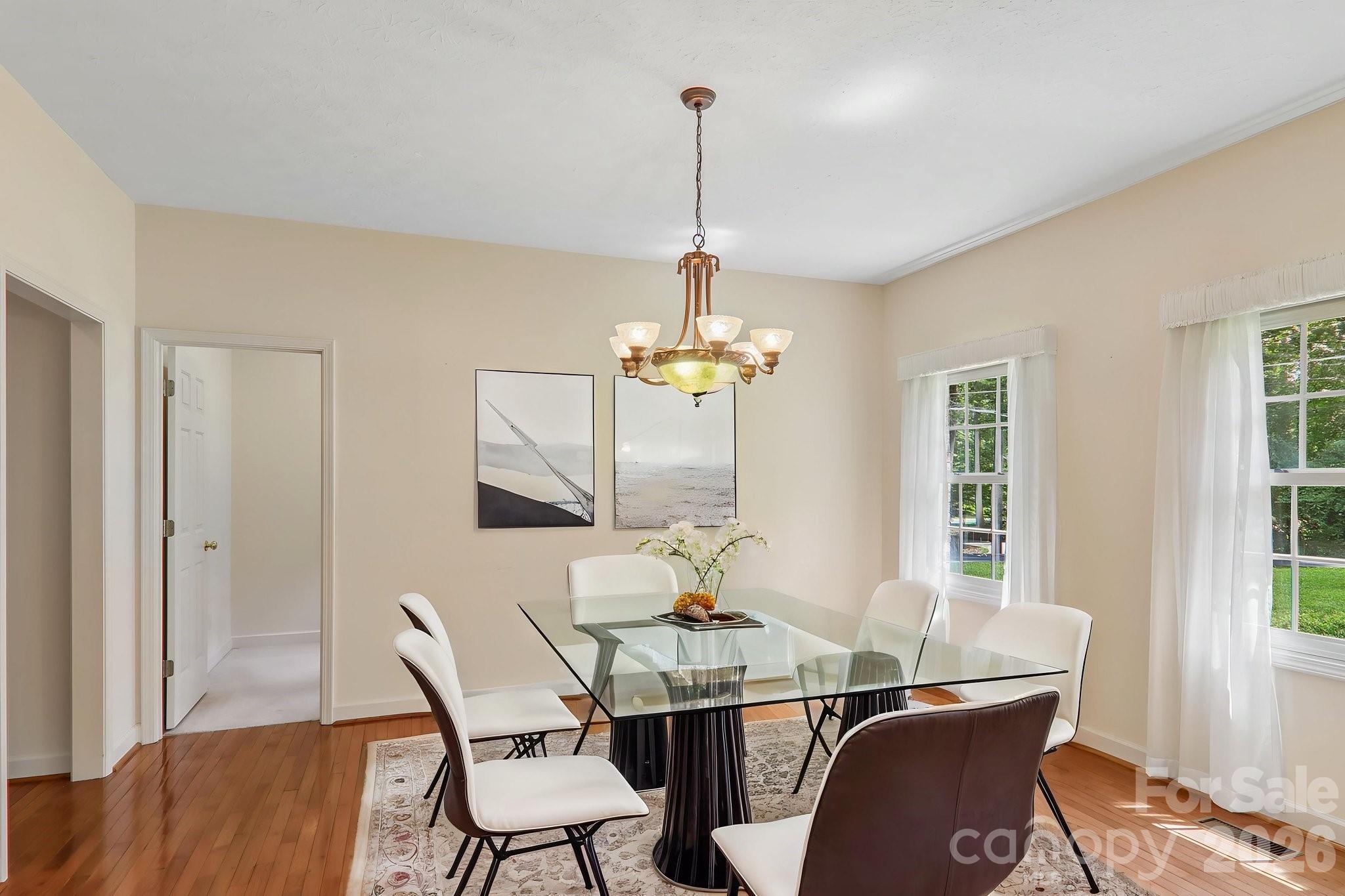 208 Arbor Lane — Hendersonville