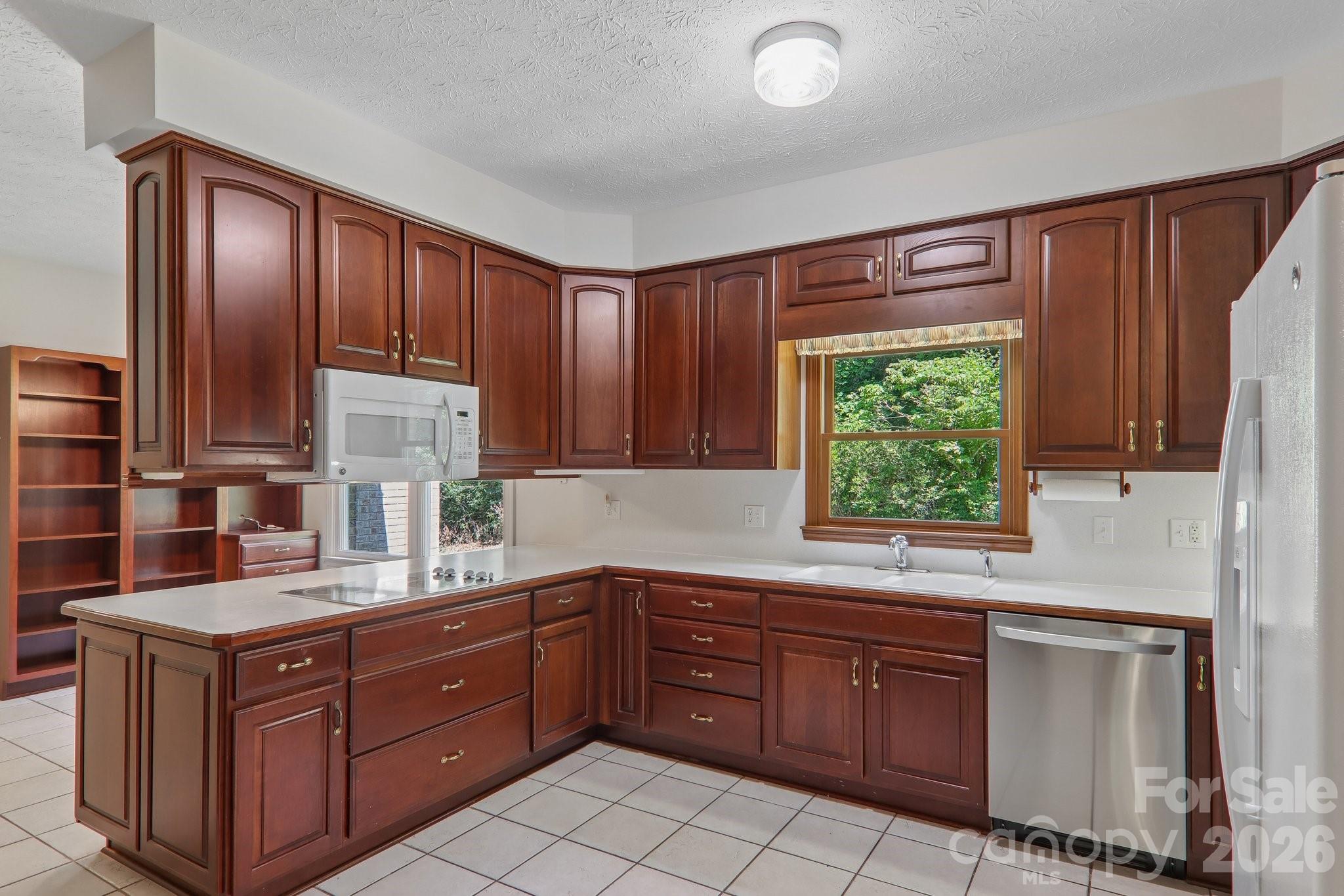 208 Arbor Lane — Hendersonville