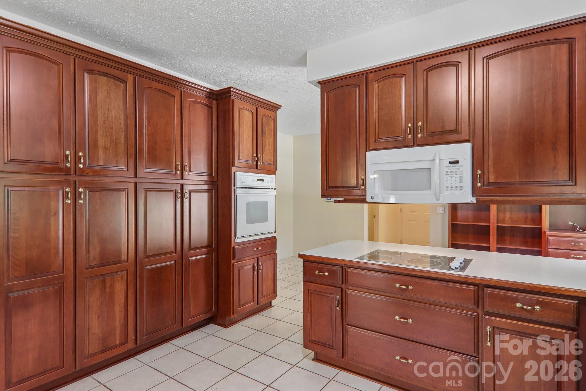 208 Arbor Lane — Hendersonville