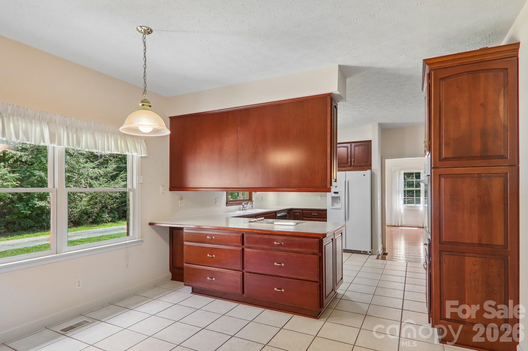 208 Arbor Lane — Hendersonville
