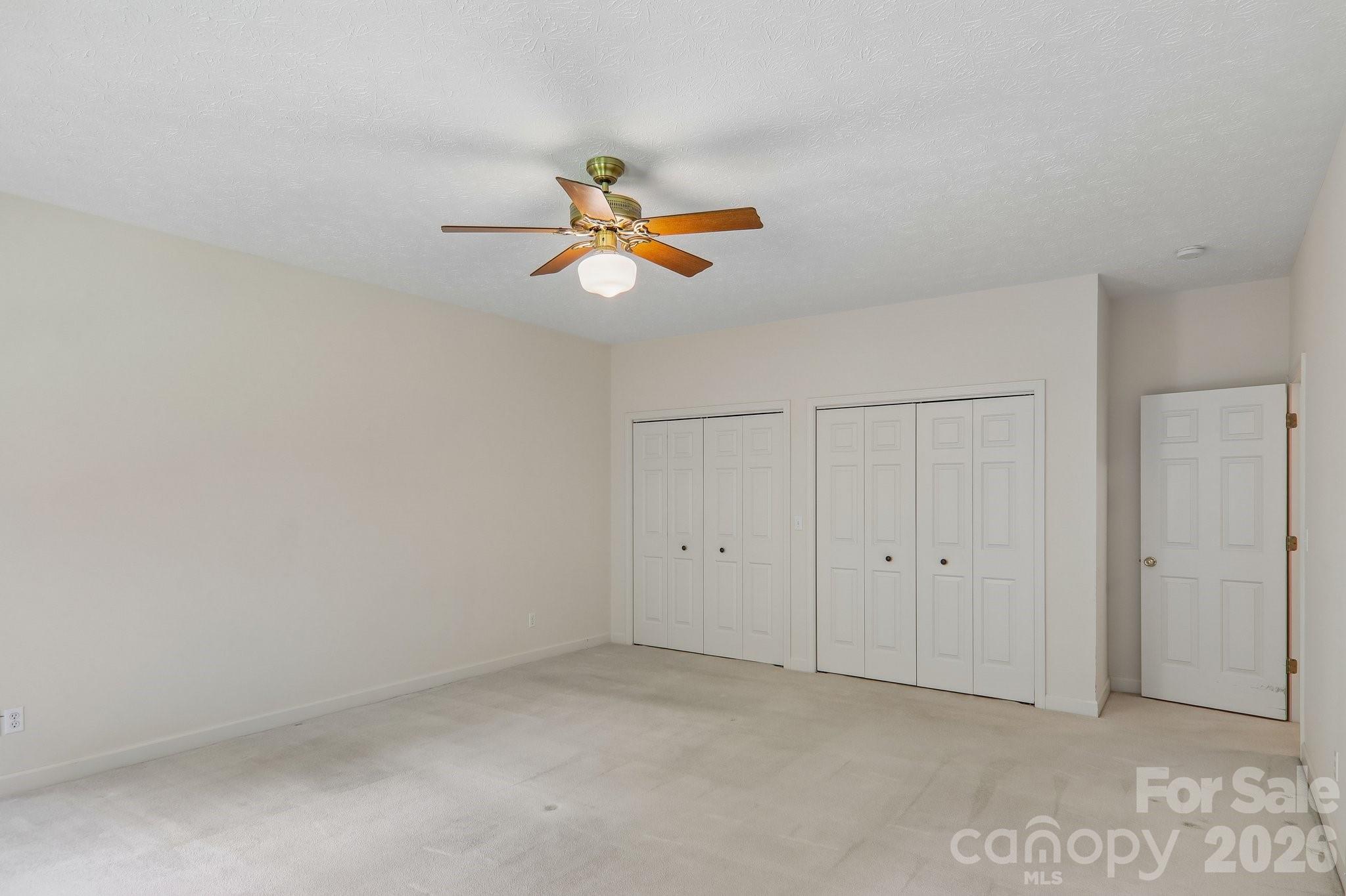 208 Arbor Lane — Hendersonville