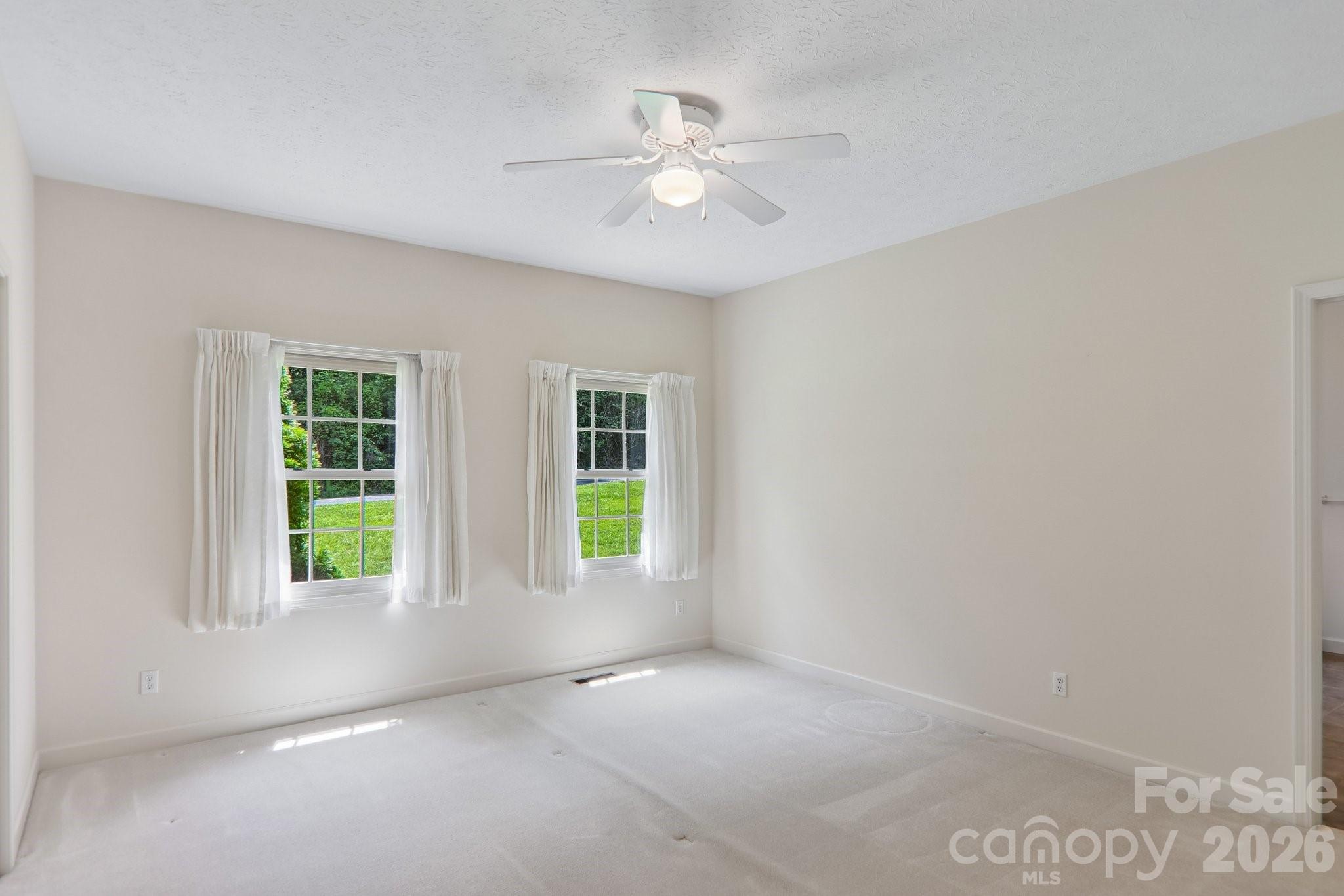 208 Arbor Lane — Hendersonville