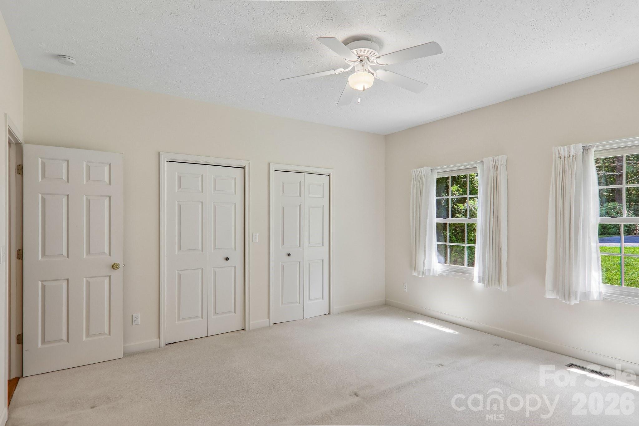 208 Arbor Lane — Hendersonville