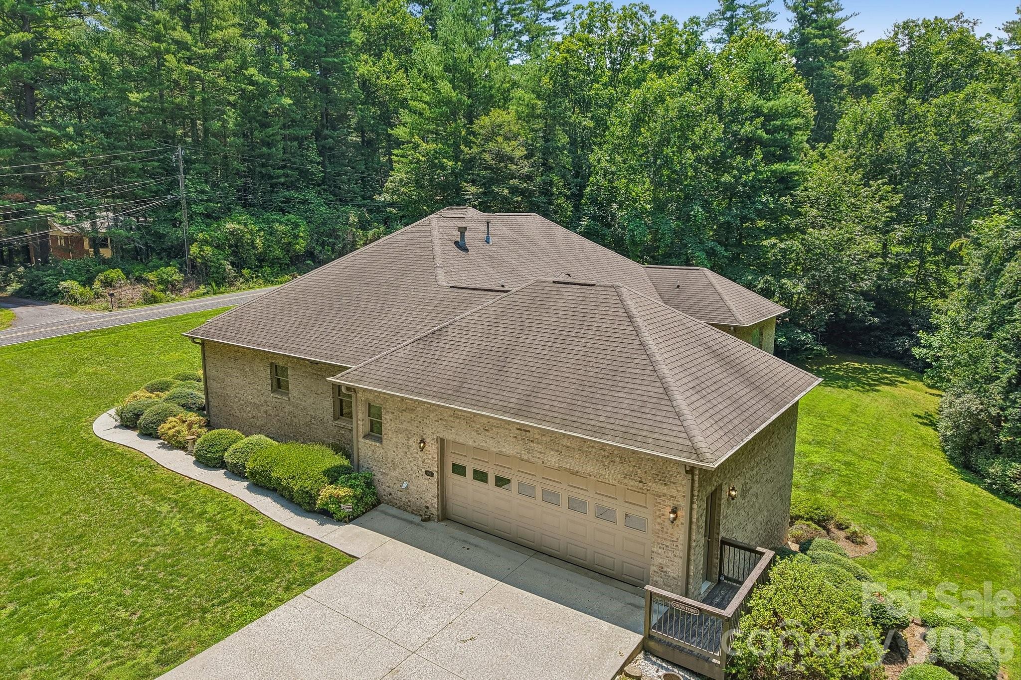 208 Arbor Lane — Hendersonville