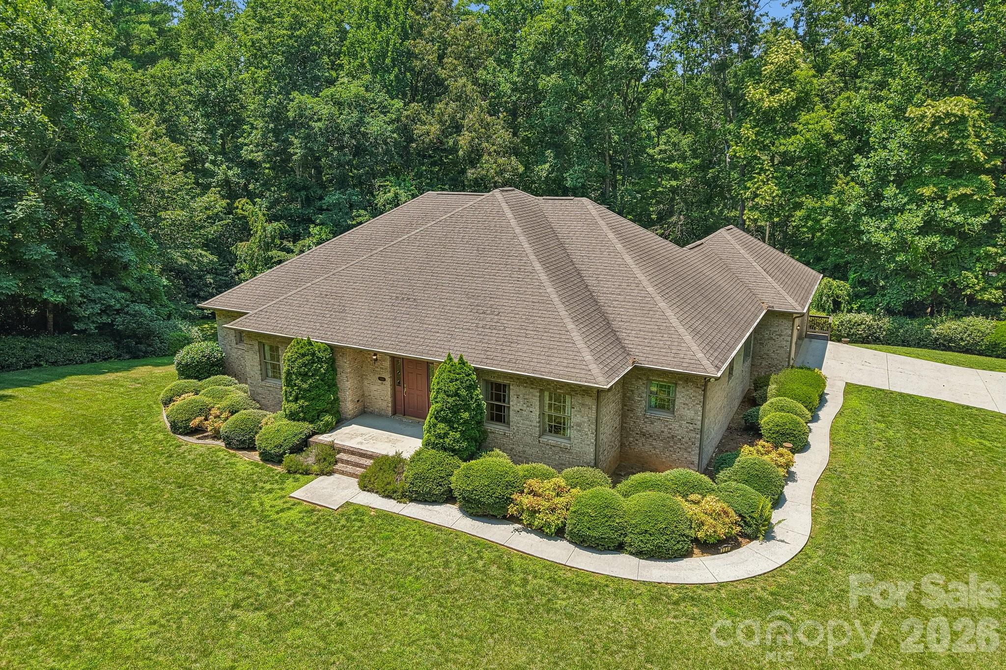 208 Arbor Lane — Hendersonville
