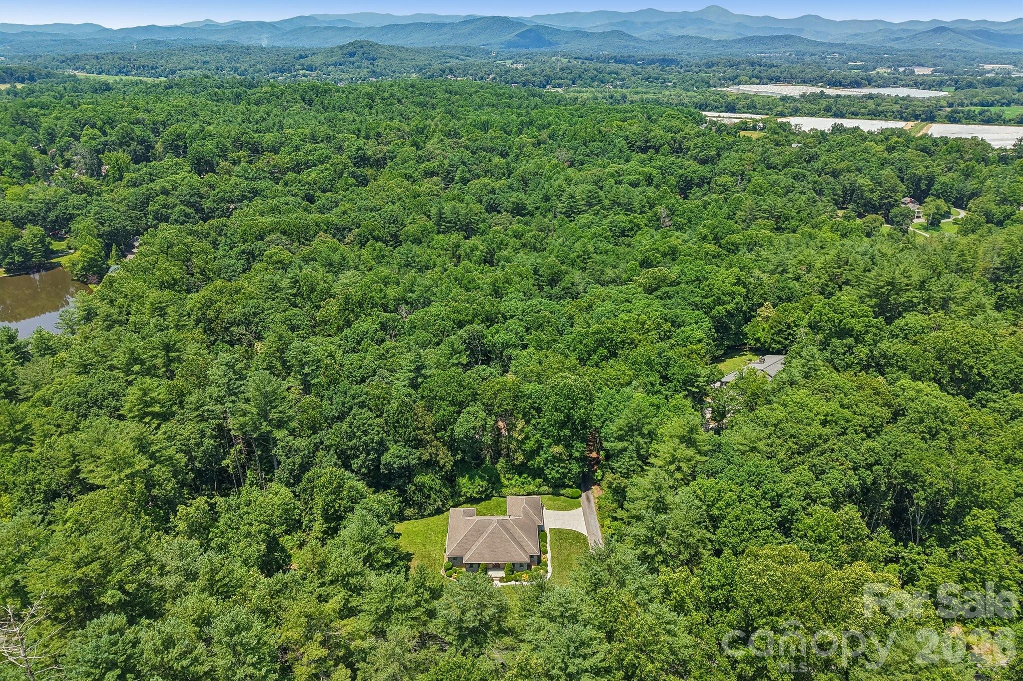 208 Arbor Lane — Hendersonville