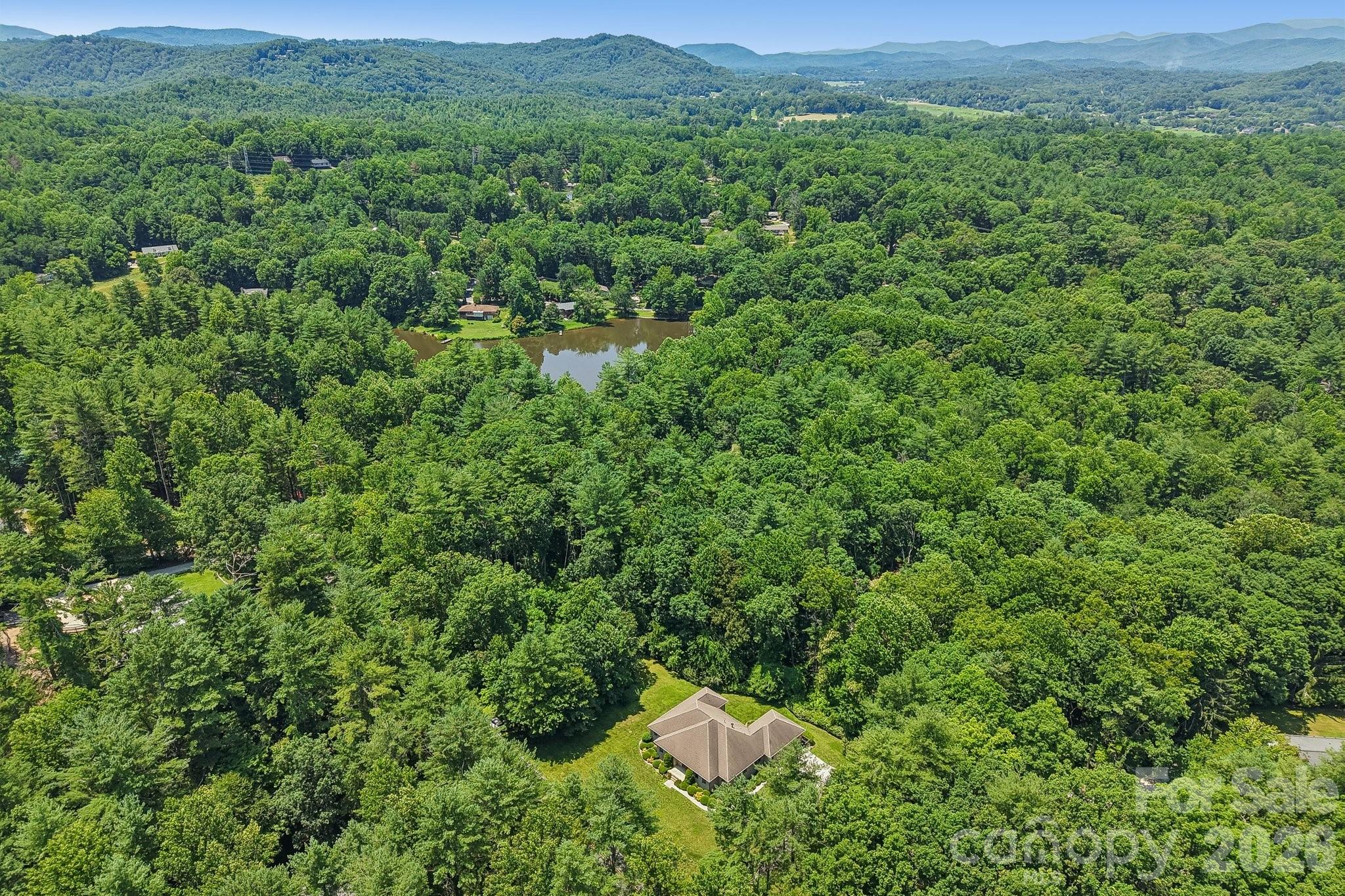 208 Arbor Lane — Hendersonville