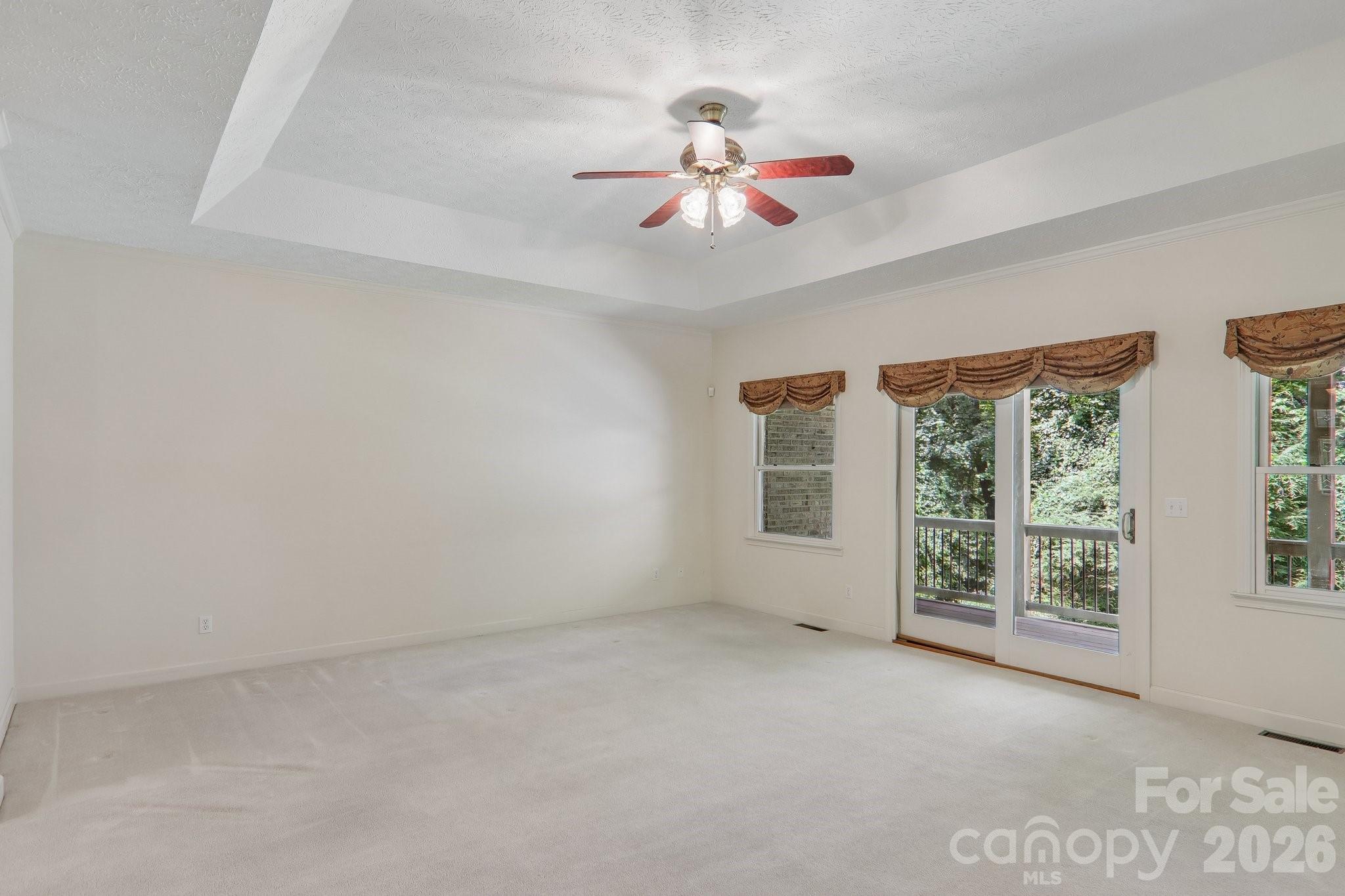 208 Arbor Lane — Hendersonville