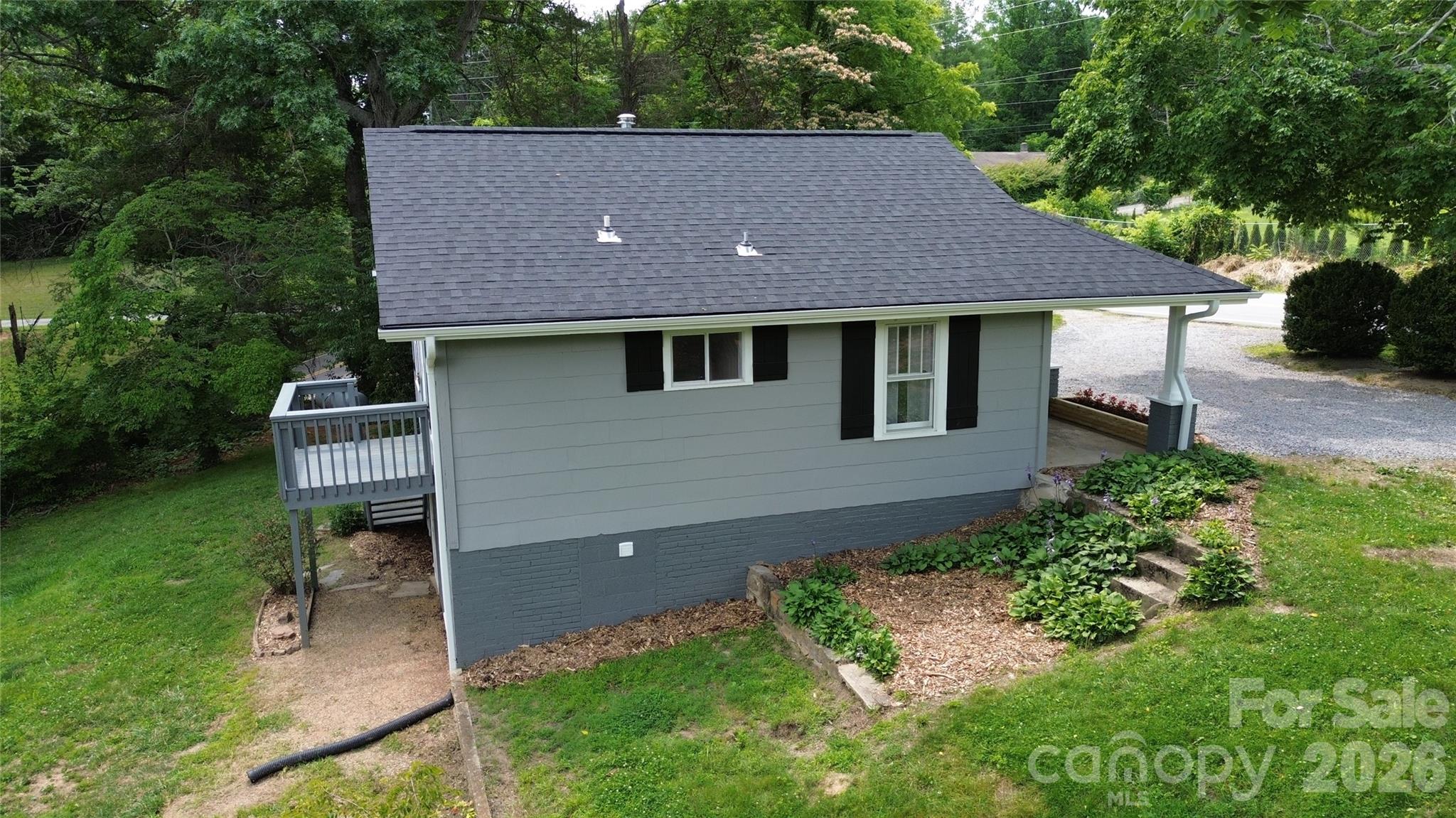 657 Old Fort Road — Fairview