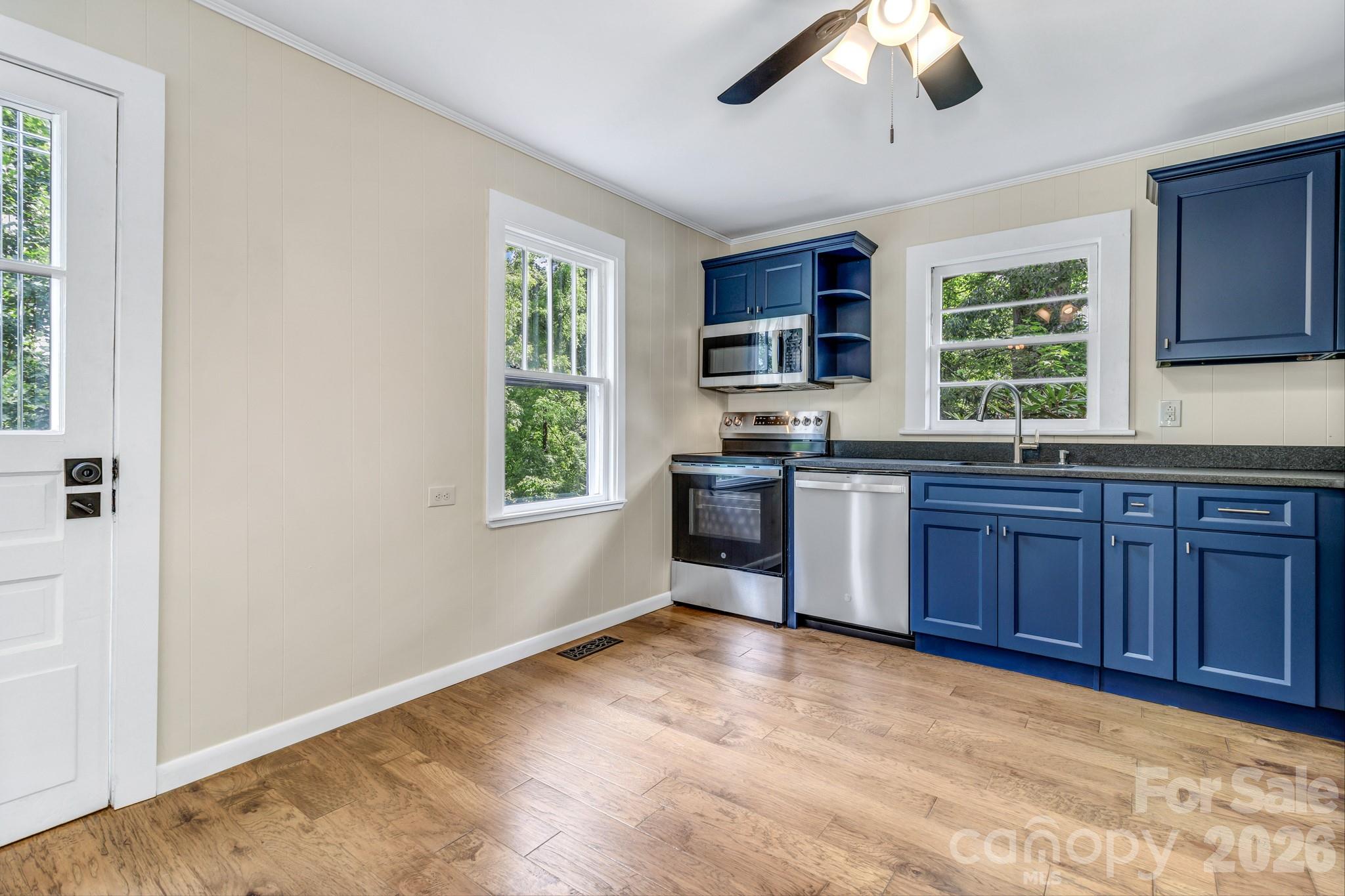 657 Old Fort Road — Fairview
