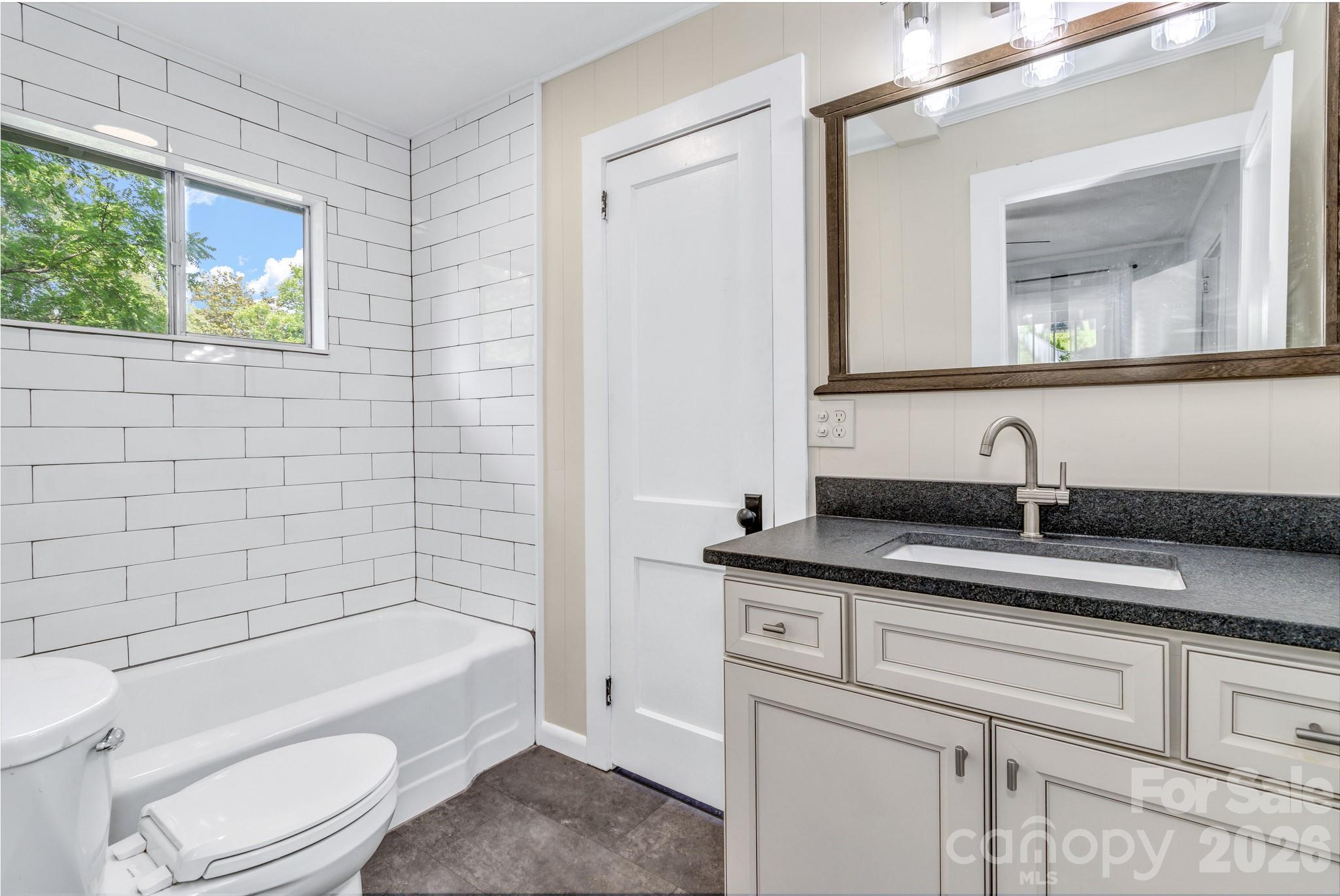 657 Old Fort Road — Fairview