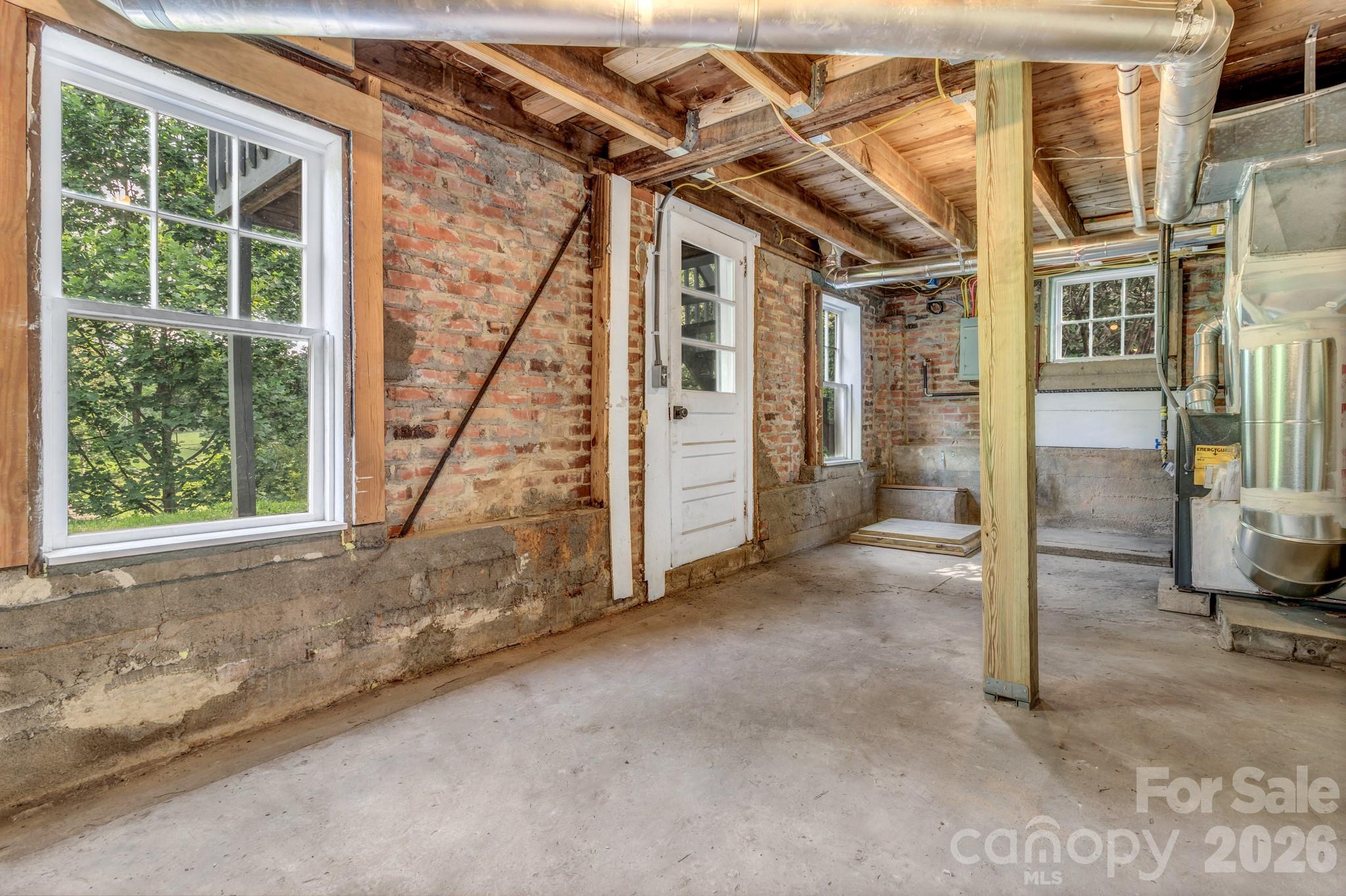 657 Old Fort Road — Fairview