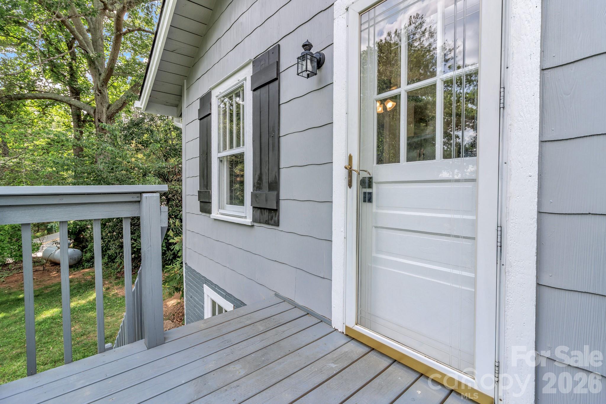 657 Old Fort Road — Fairview