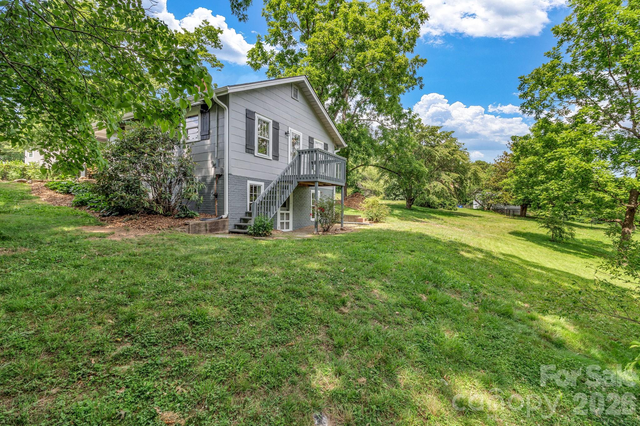 657 Old Fort Road — Fairview