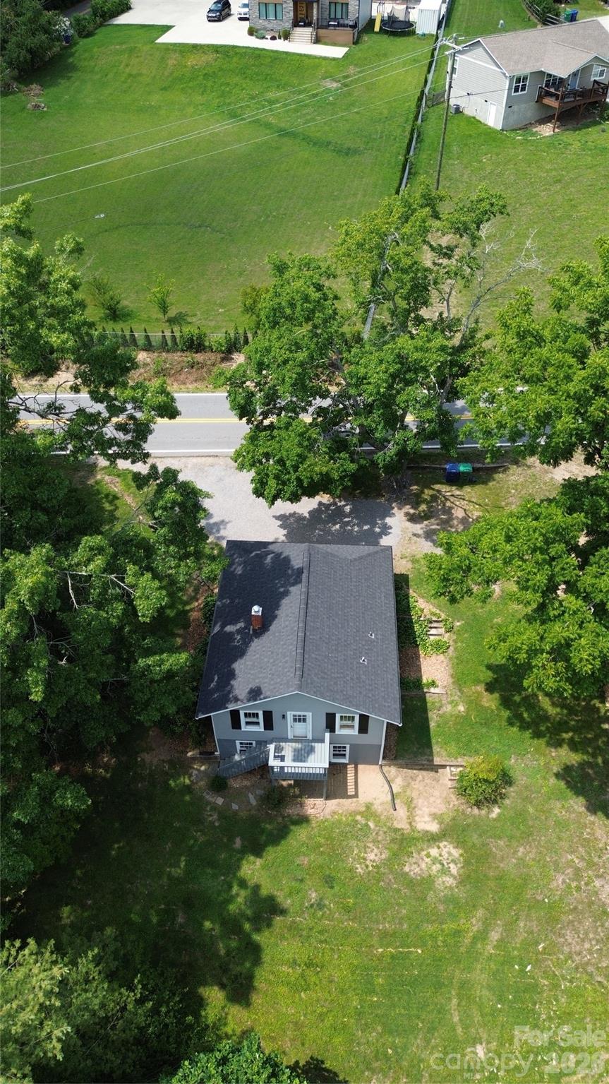657 Old Fort Road — Fairview