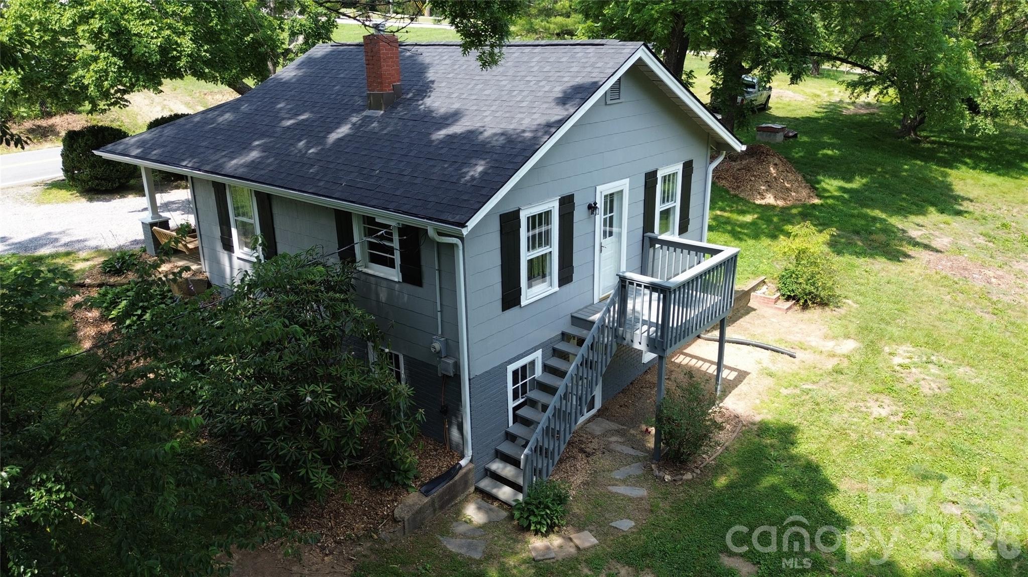 657 Old Fort Road — Fairview
