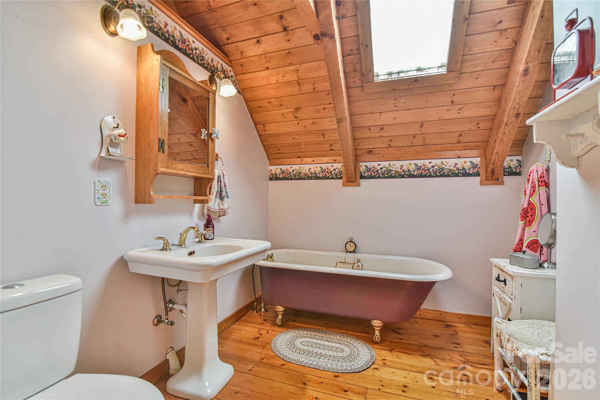 896 Aiken Road — Asheville