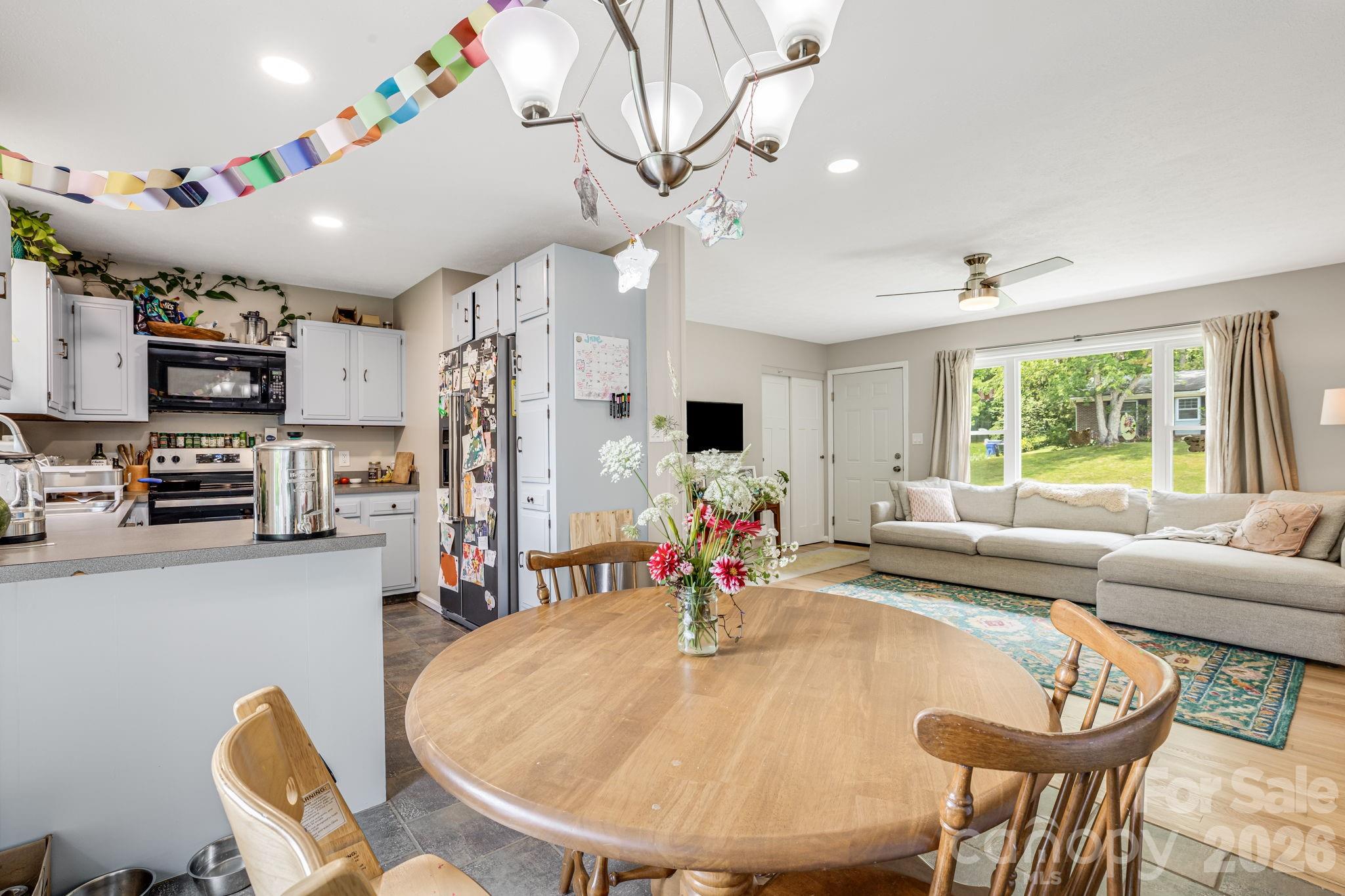 5 Hillview Road — Asheville