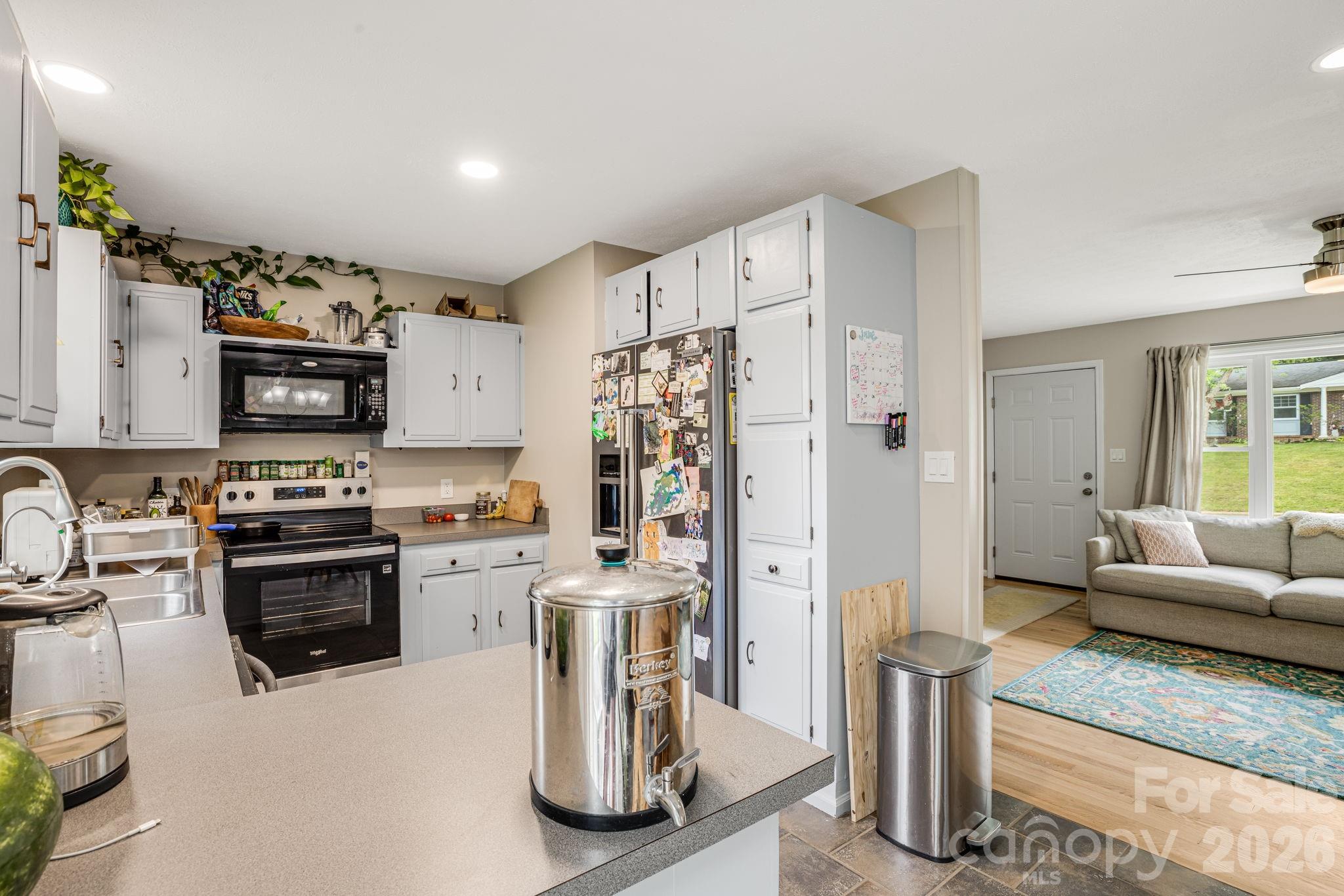 5 Hillview Road — Asheville