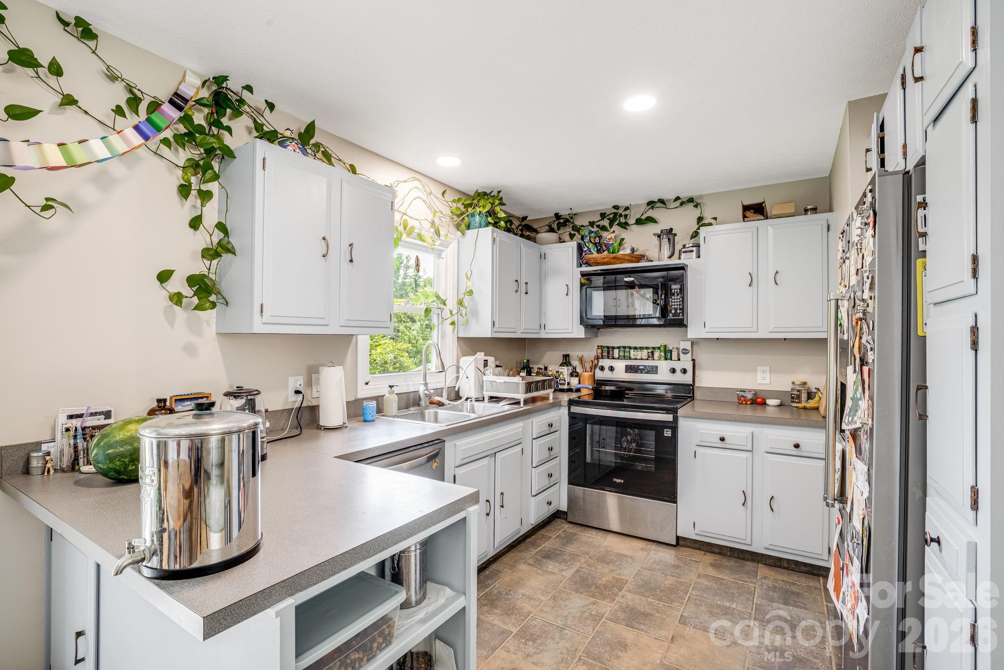 5 Hillview Road — Asheville
